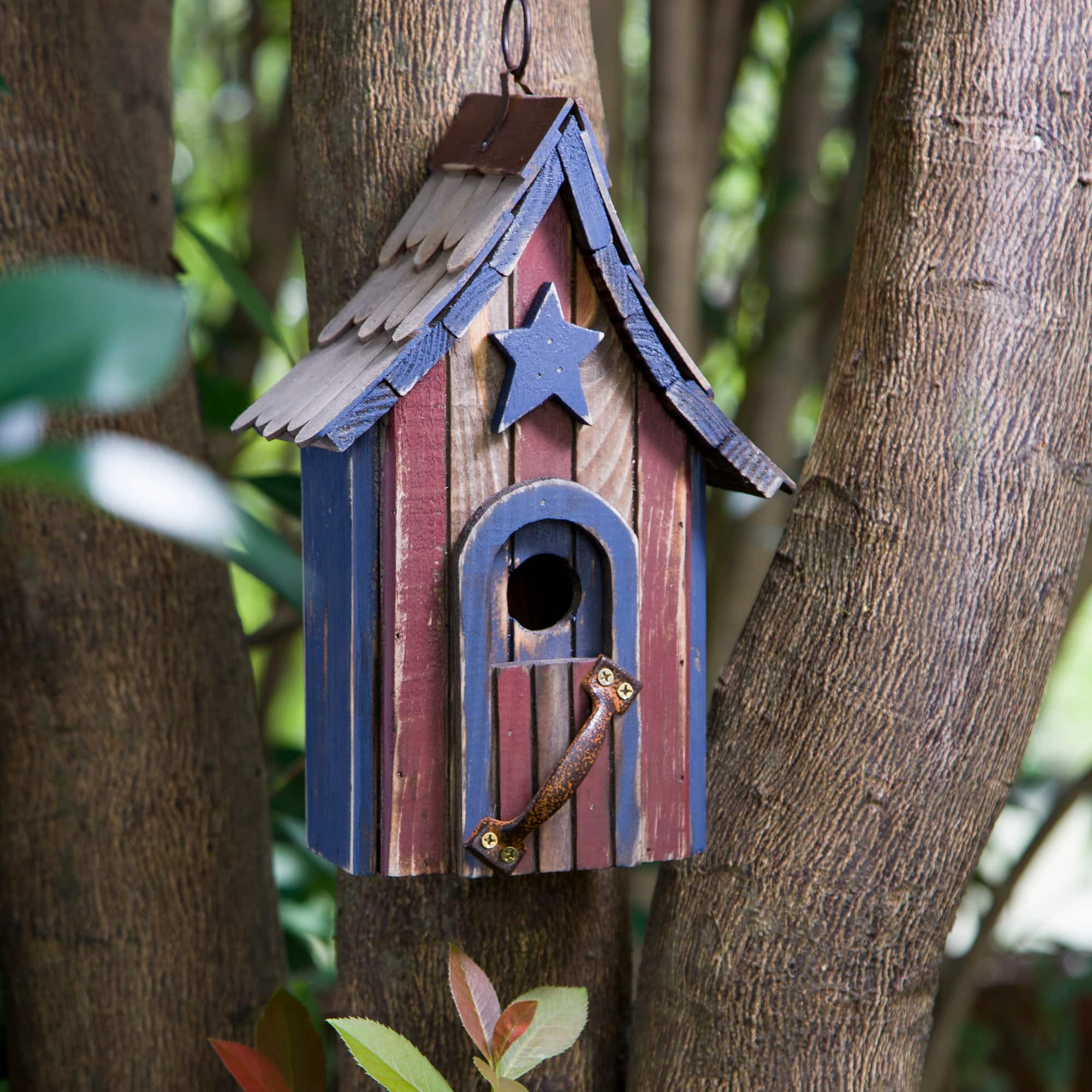 Glitzhome&#xAE; Patriotic Hand Painted Wood Bird House