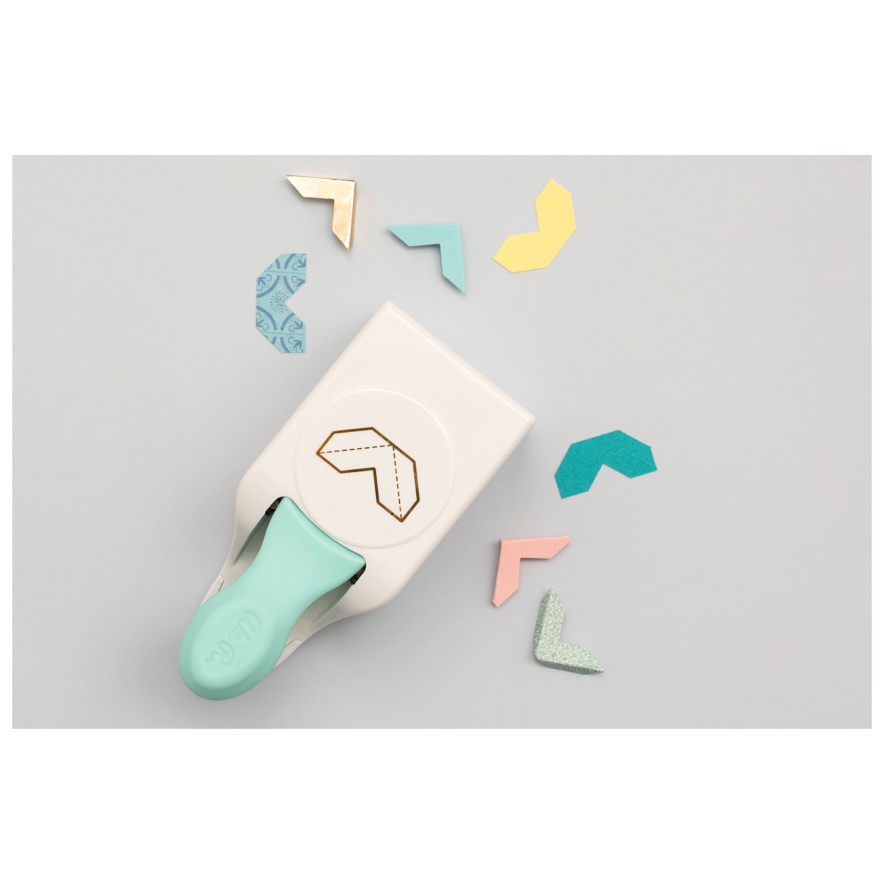 We R Memory Keepers® Embossing Punch – 1" Photo Corners