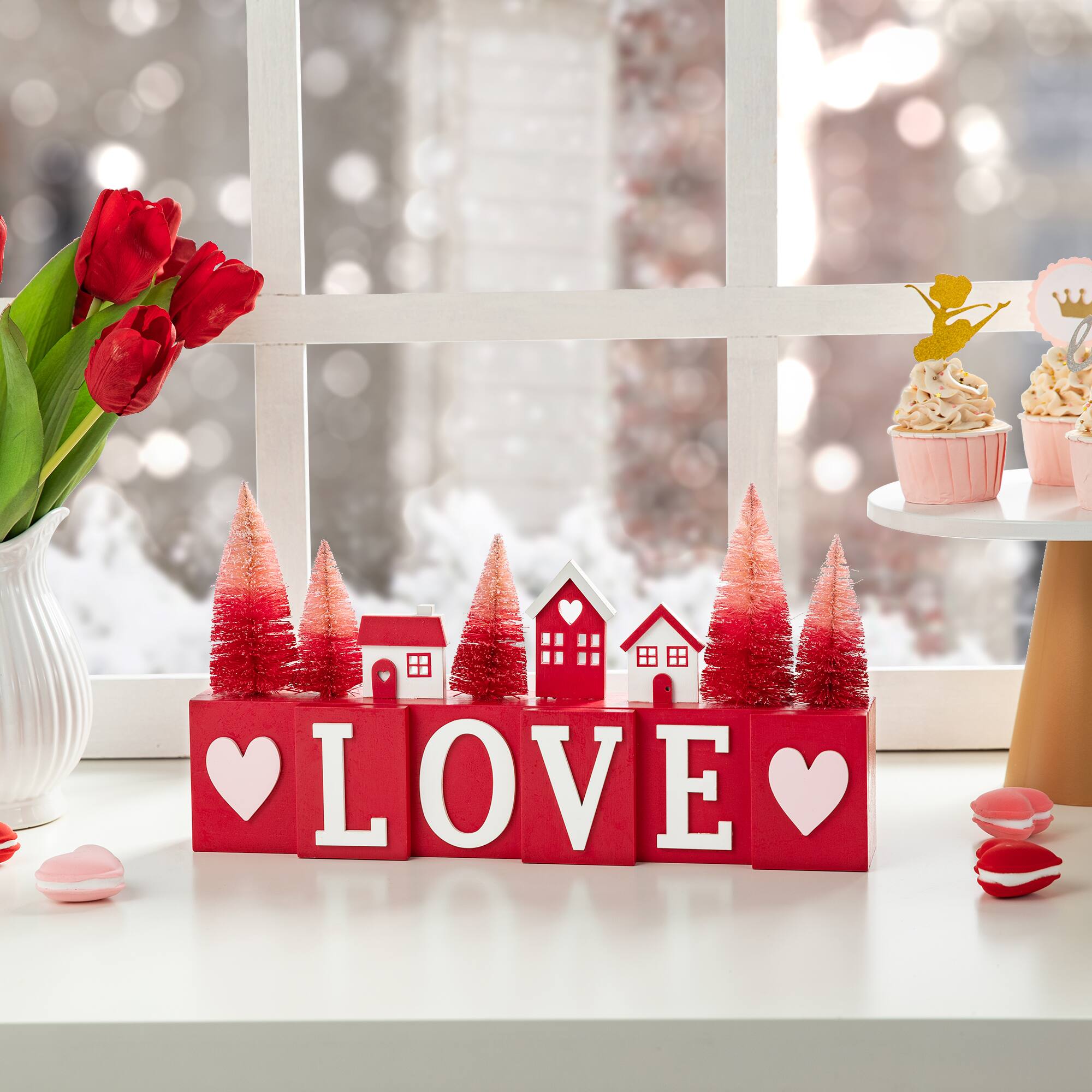 Glitzhome&#xAE; 14&#x22; Valentine&#x27;s Wooden Love House &#x26; Tree Table D&#xE9;cor