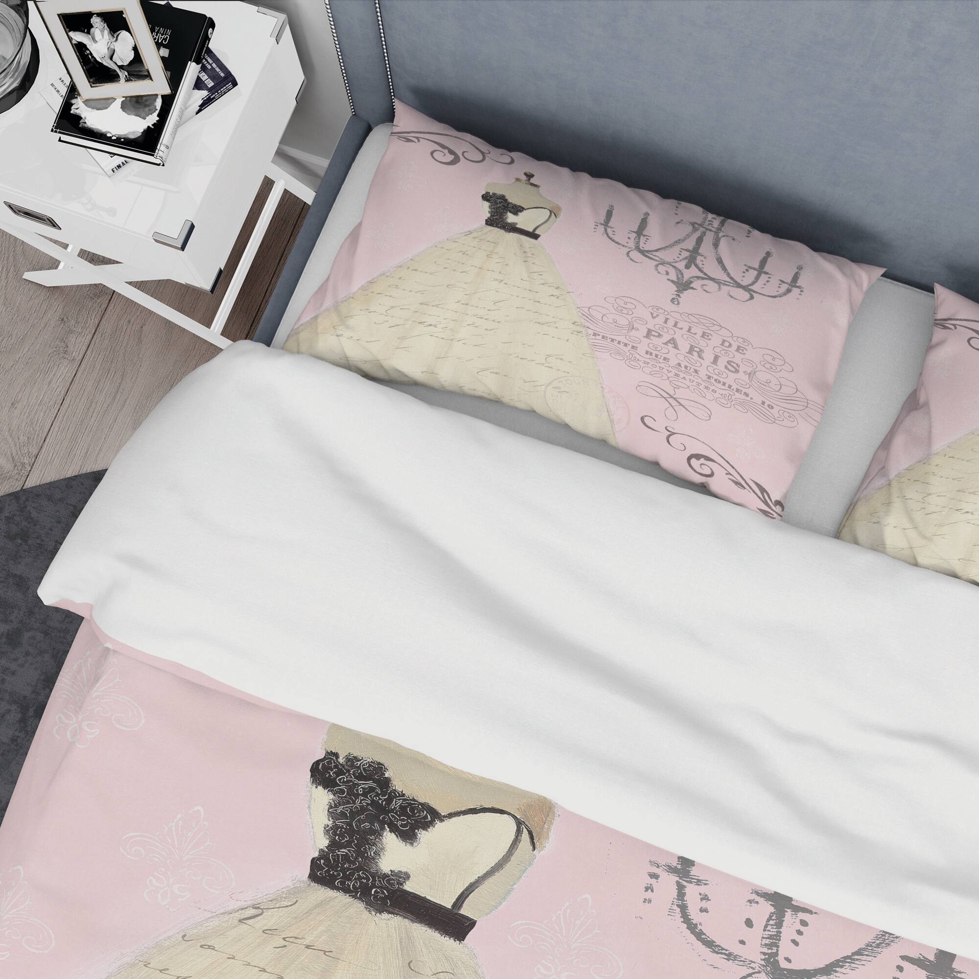 Designart 'French chandeliers Couture II' Glam Bedding Set