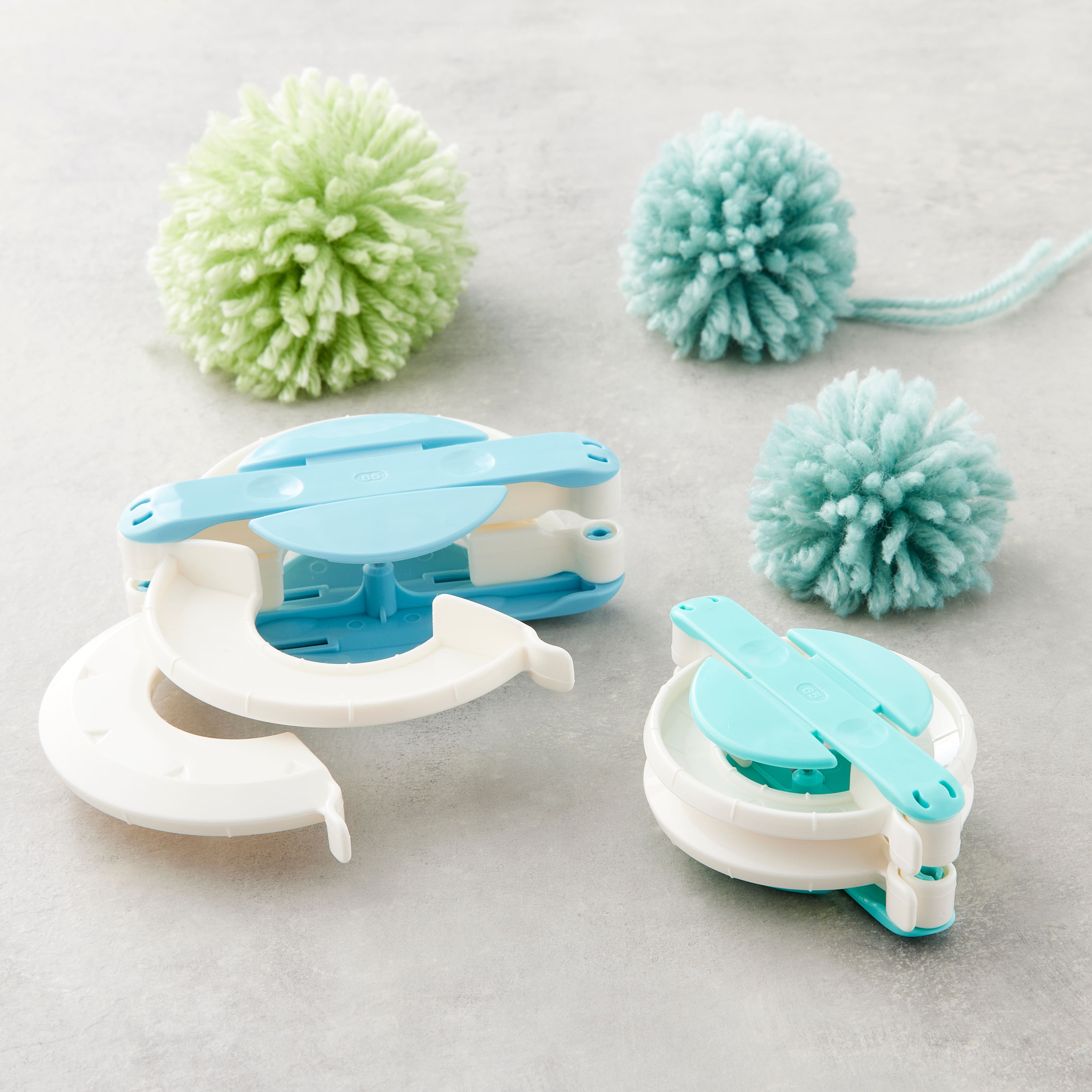 Clover Pom Pom Maker Set