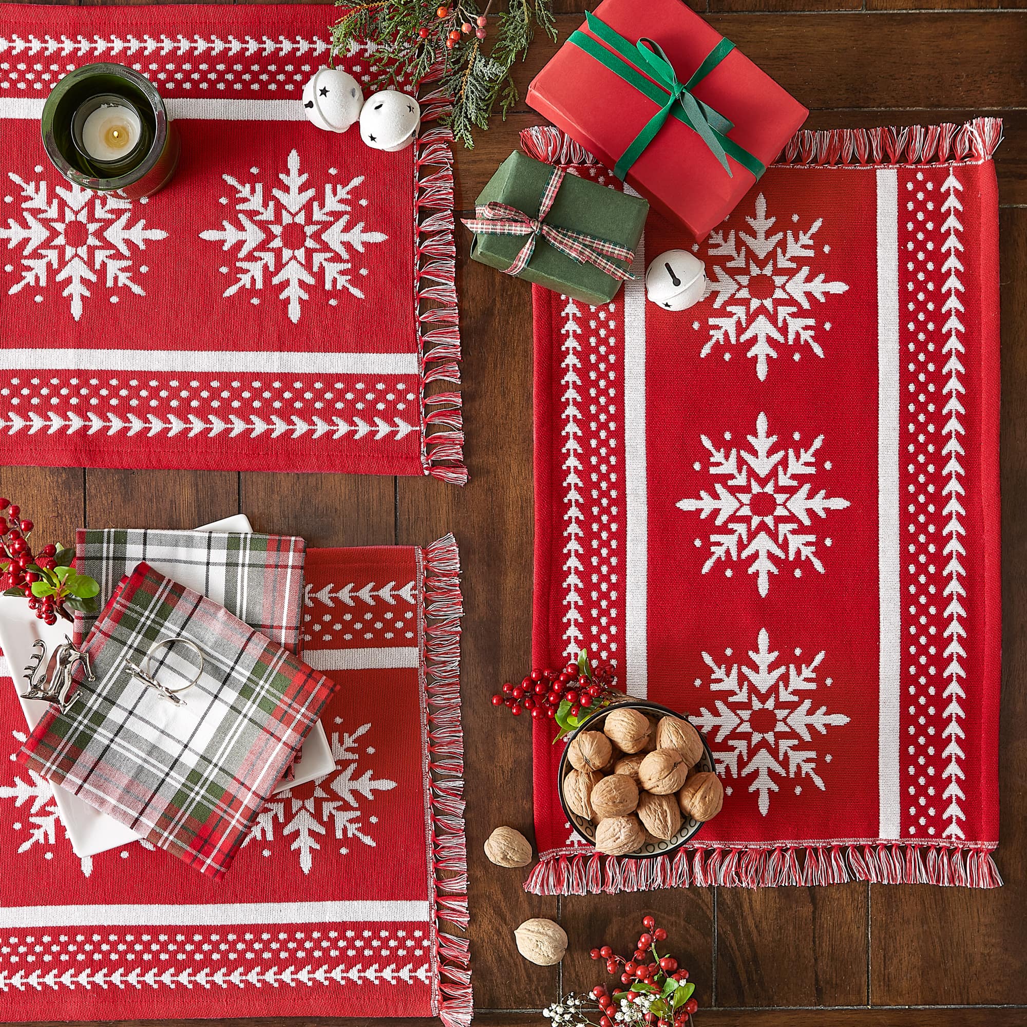 DII&#xAE; Nordic Snowflake Stripe Jacquard Placemats, 4ct.