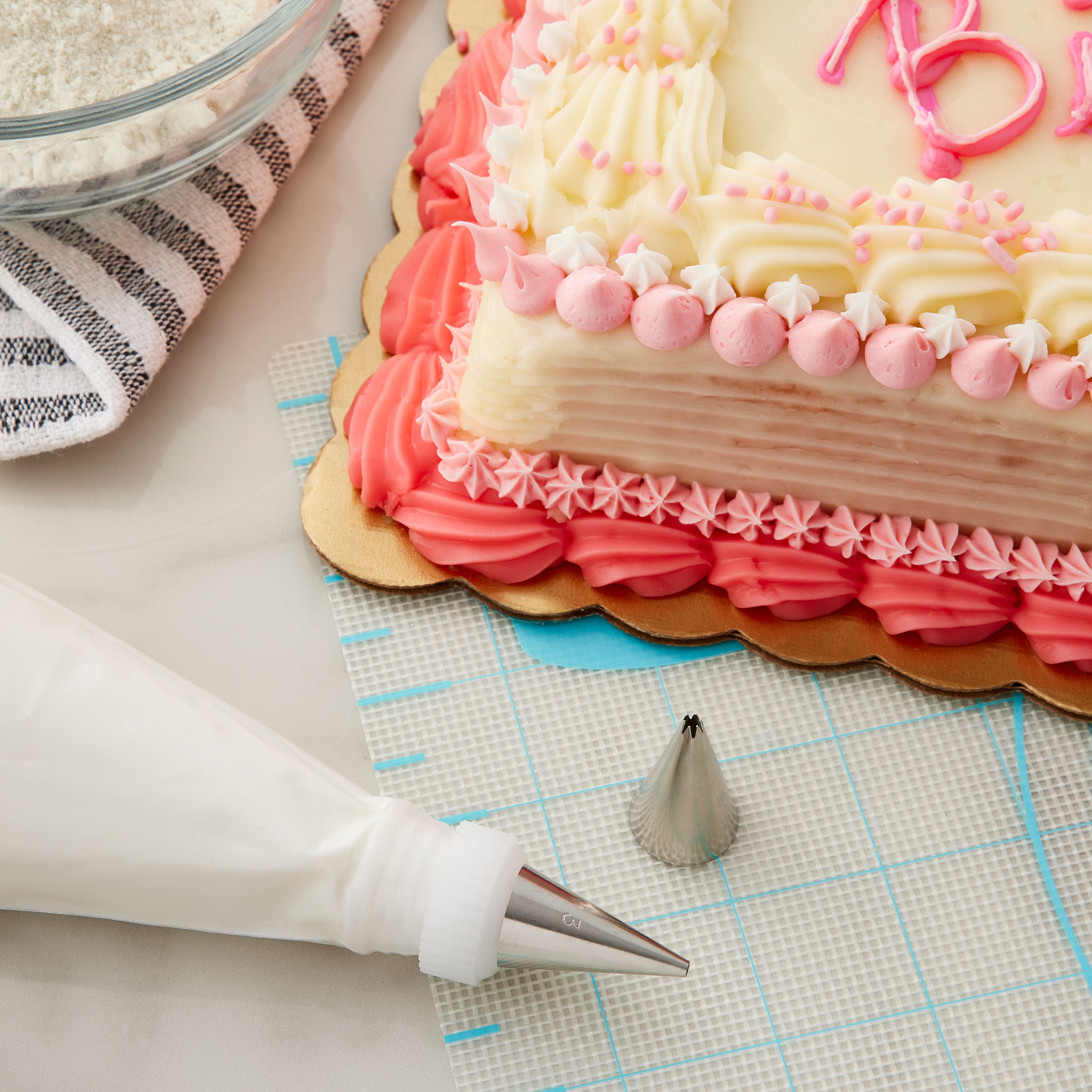 Wilton® No. 3 Round & No. 16 Star Tip Set