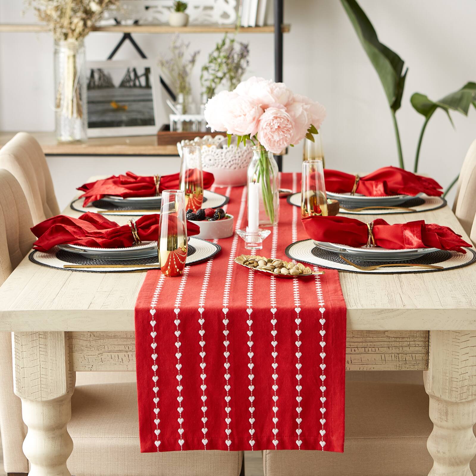 DII® 72" White Hearts Dobby Table Runner