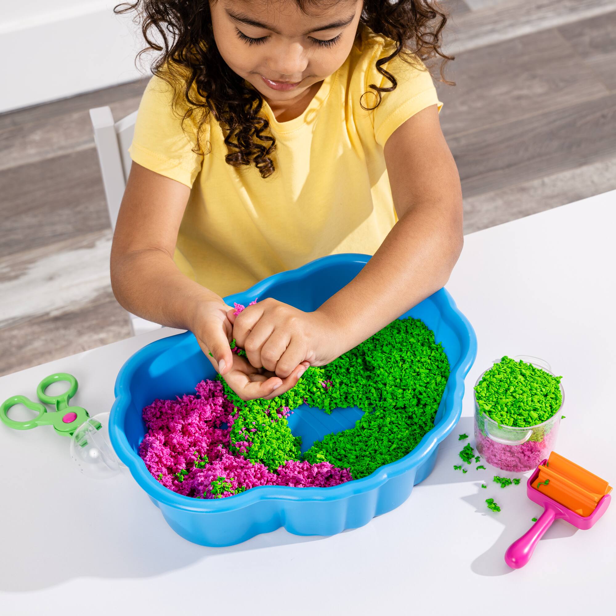 Educational Insights Playfoam Pluffle Sensory Station