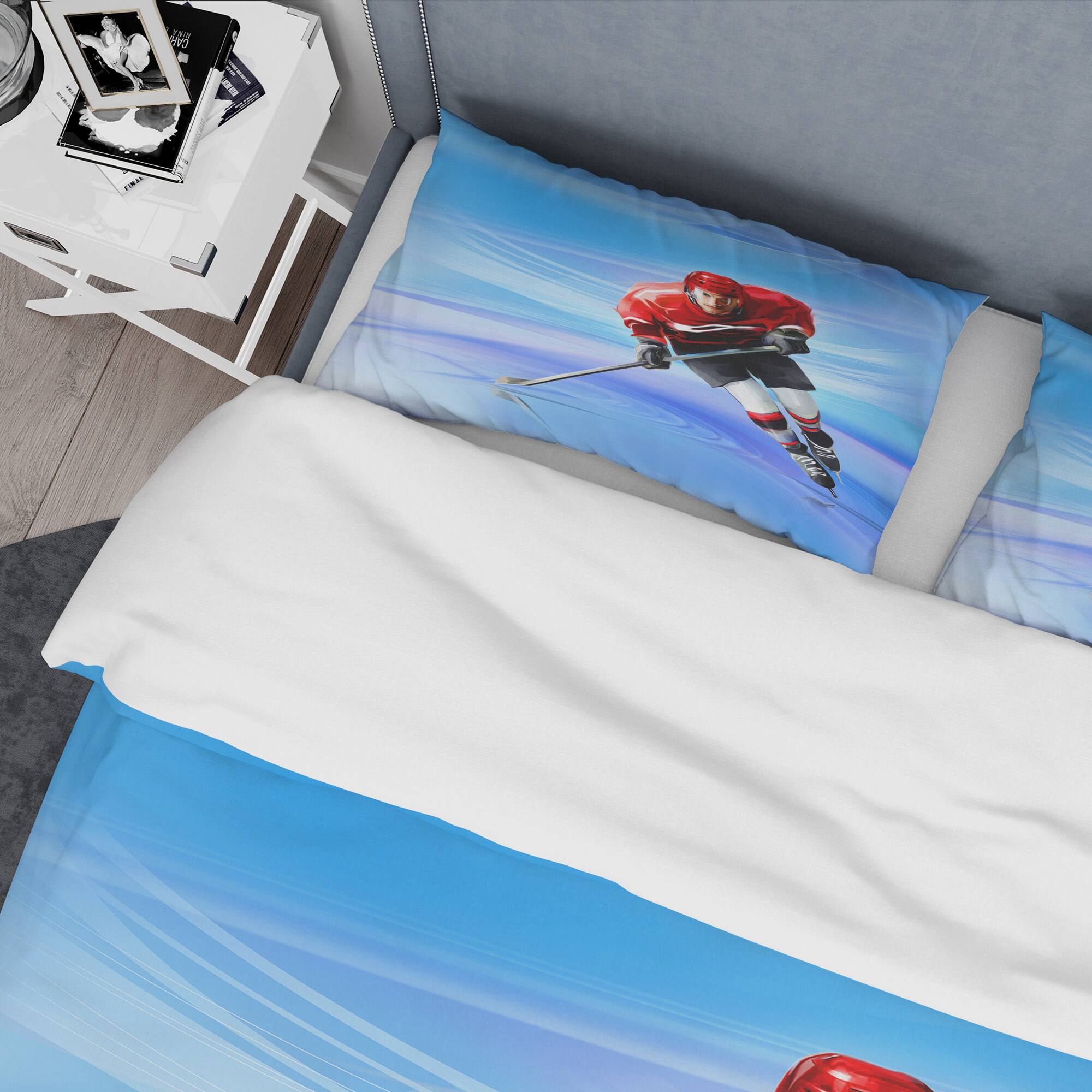 Designart &#x27;Male Hokey Player&#x27; Abstract Portrait Bedding Set - Duvet Cover &#x26; Shams