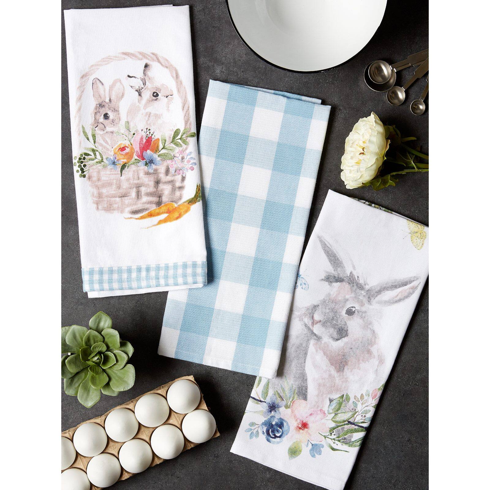 DII® Floral Bunnies Printed Dishtowel, 3ct.