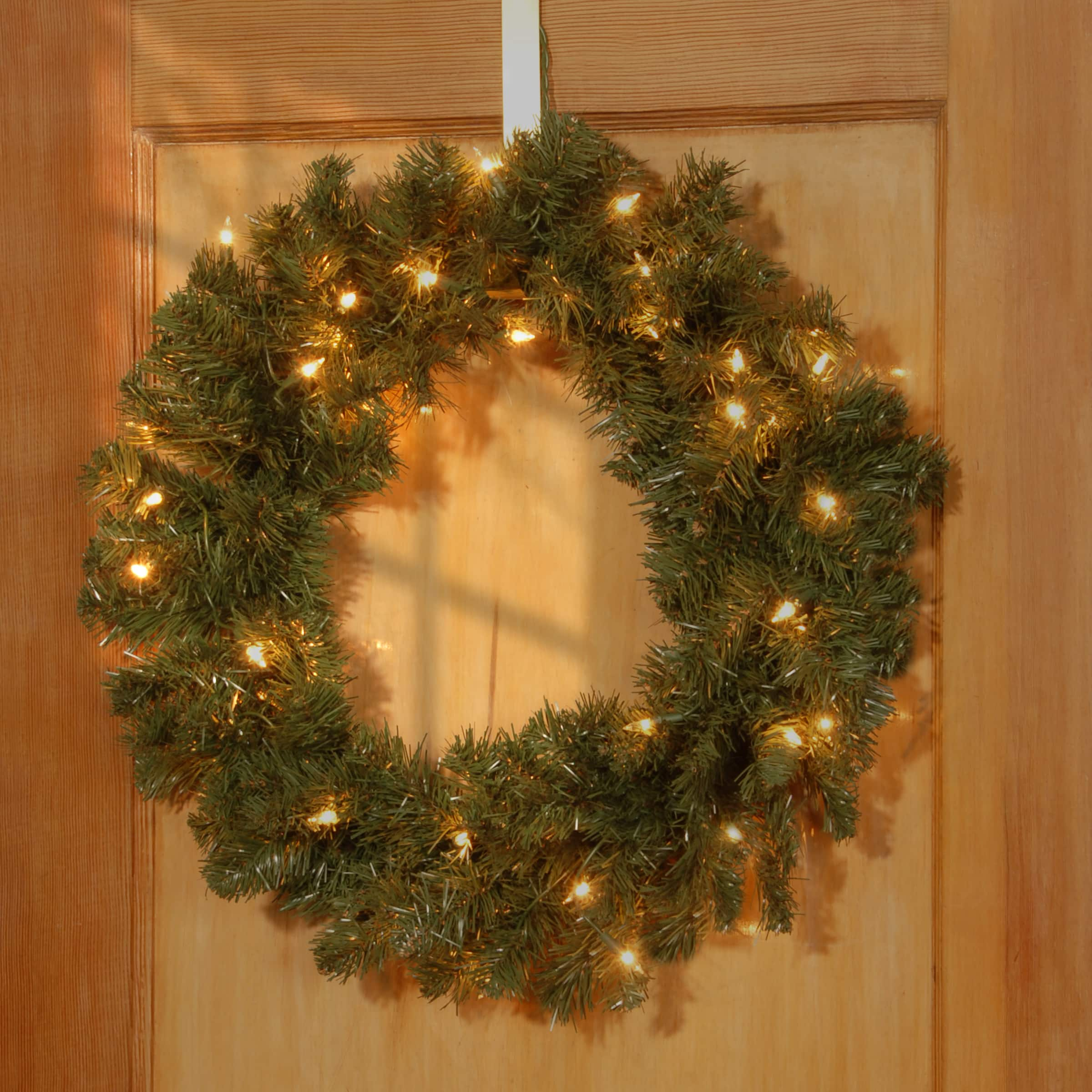 24&#x22; Pre-Lit Fir Wreath