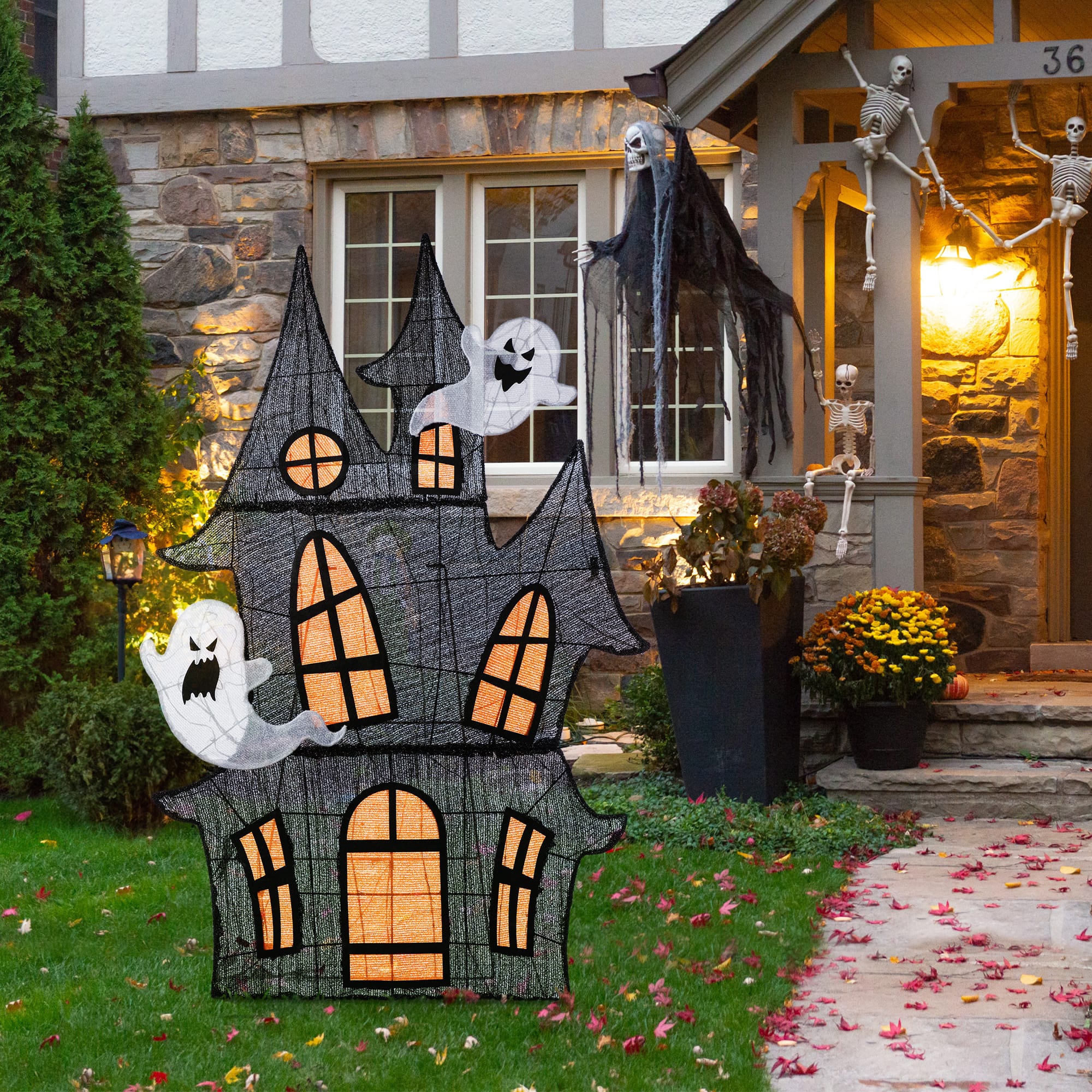 Glitzhome&#xAE; 61.75&#x22;H Lighted Halloween 2D Haunted House Outdoor Decor