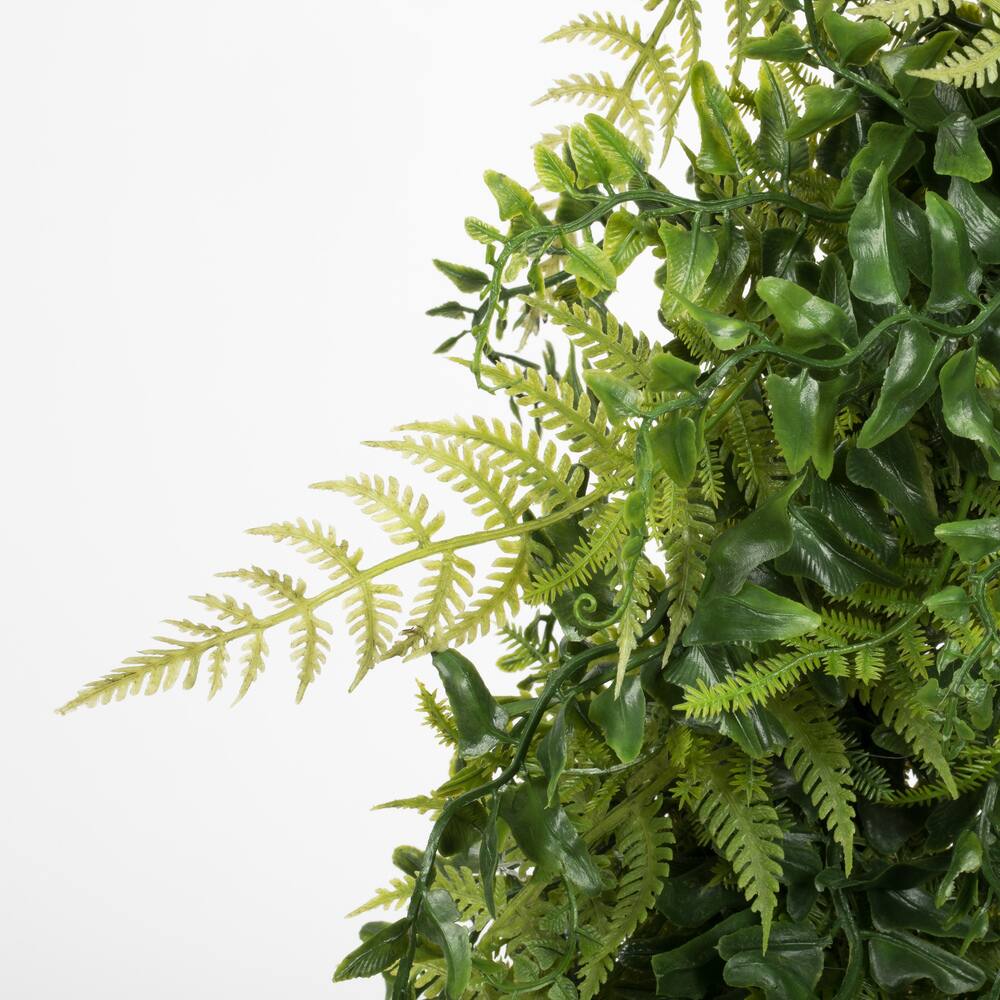 24&#x22; Green Buckler Fern &#x26; Grass Wreath