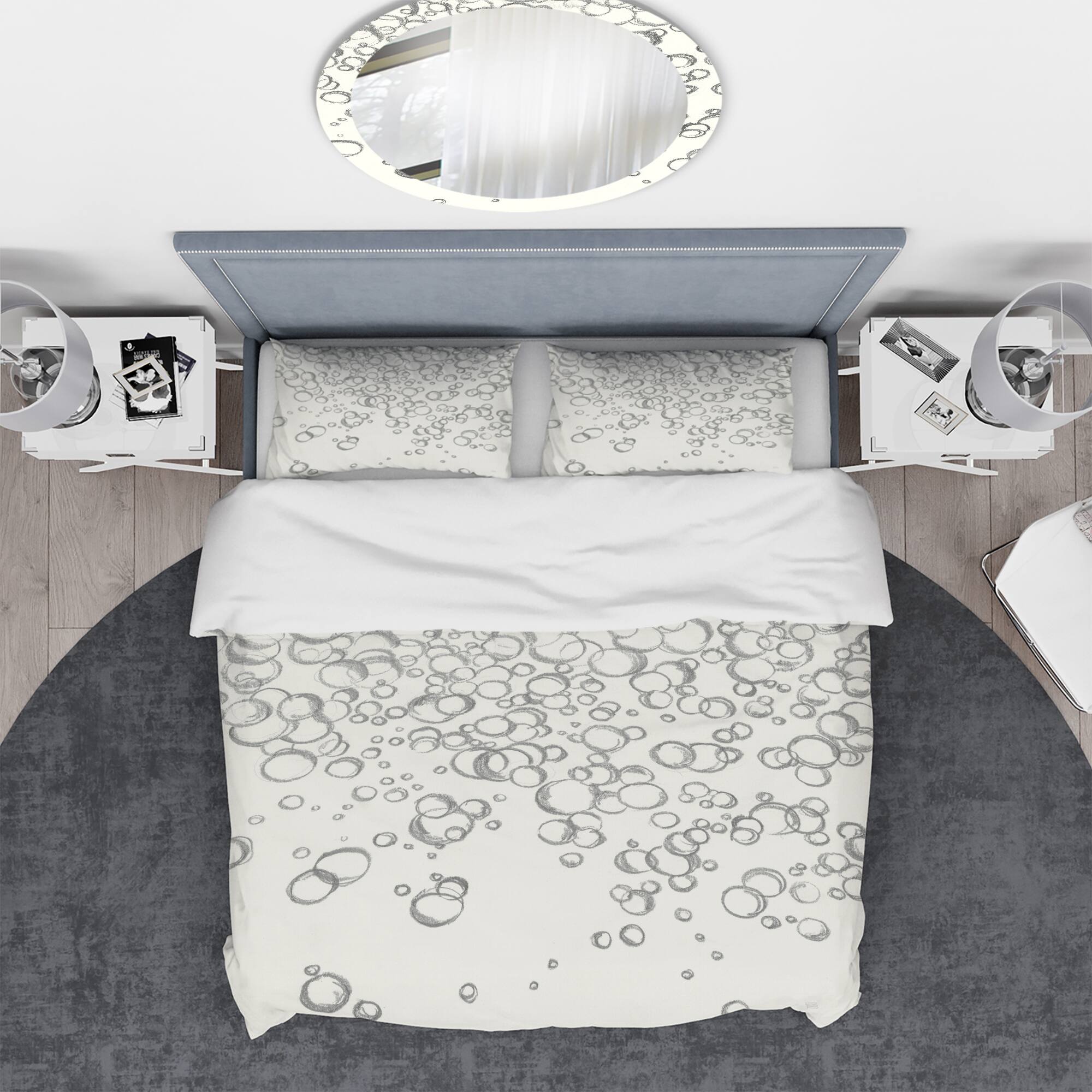 Designart &#x27;Simple Bubbles I&#x27; Geometric Bedding Set - Duvet Cover &#x26; Shams
