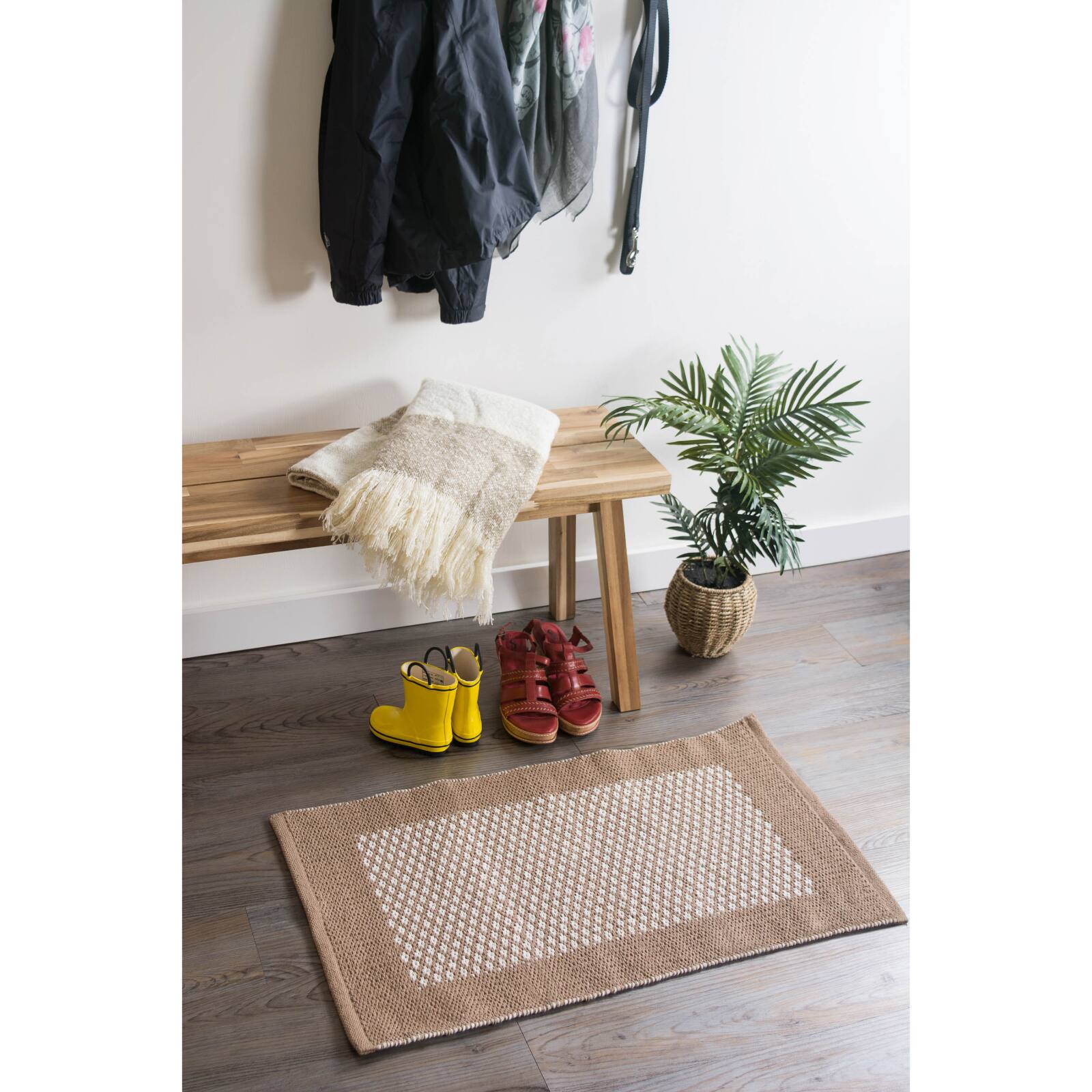 DII® Stone Bordered with Small Diamonds Rug, 2ft. x 3ft.