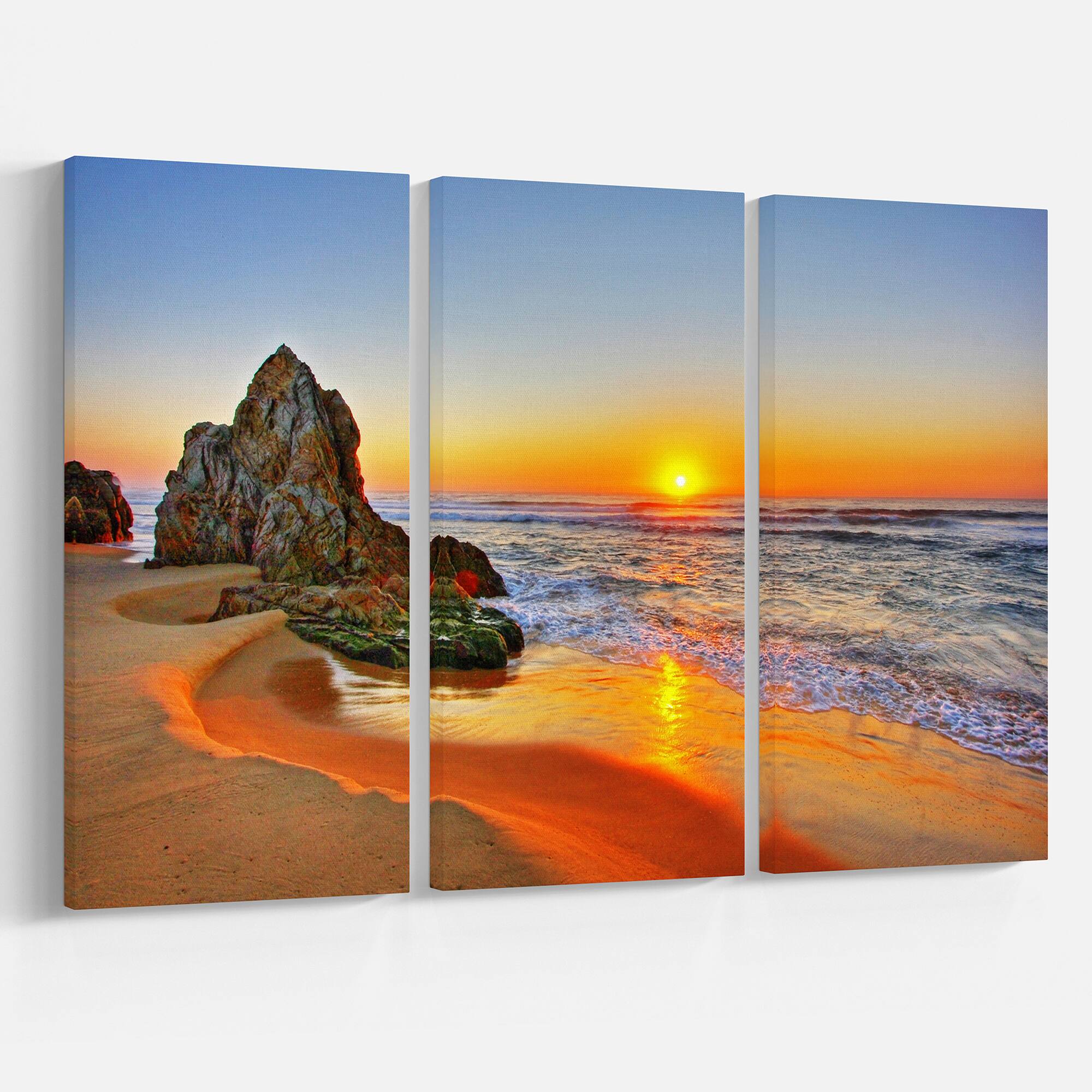 Designart - Beautiful Sunrise by Beach in Tathra