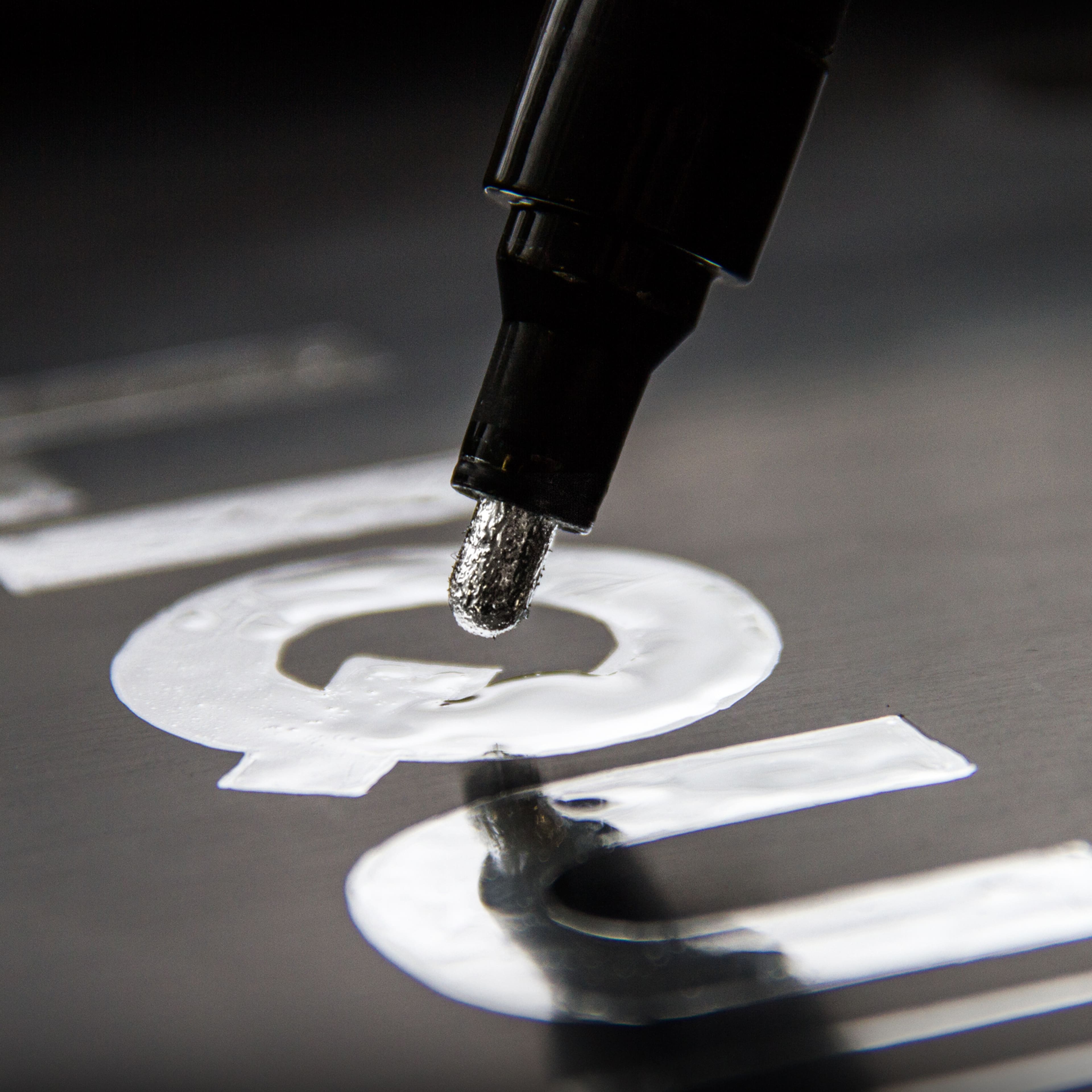 Molotow&#xAE; Liquid Chrome&#x2122; Mirror Effect Marker