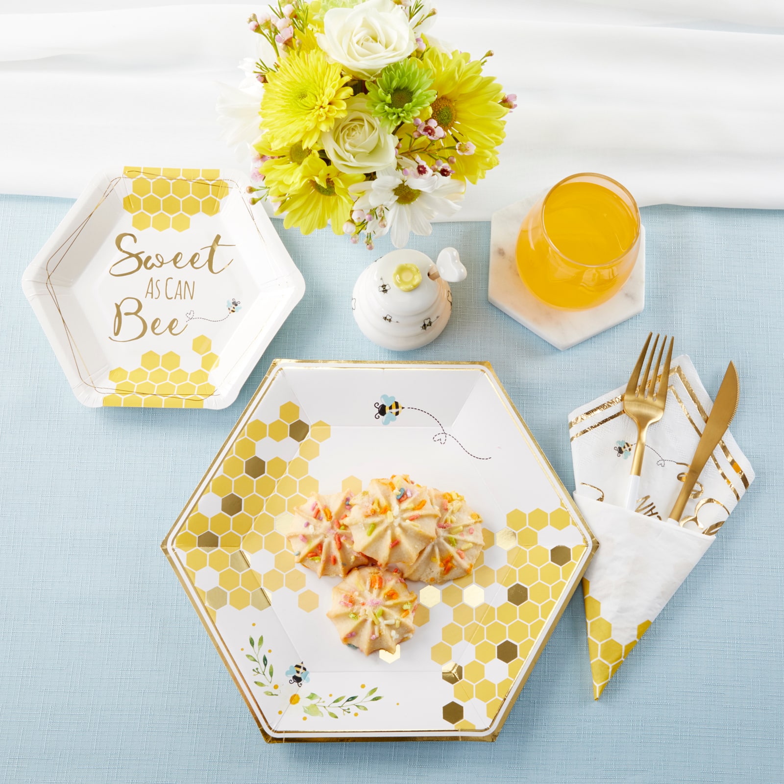 Kate Aspen® 9" Sweet As Can Bee Paper Plates, 32ct.