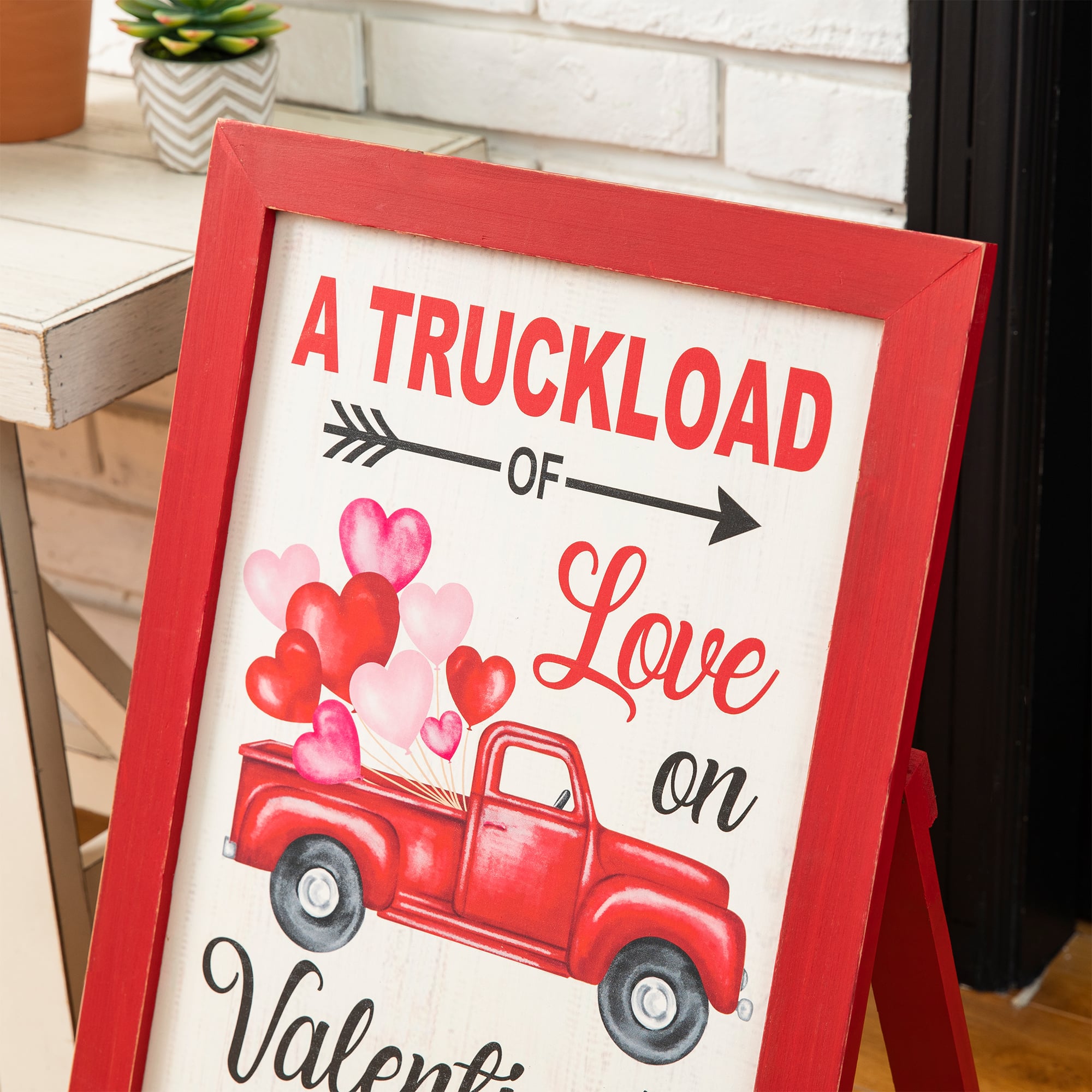 Glitzhome&#xAE; 24&#x22; Wooden Valentine&#x27;s Truck Standing Porch Sign