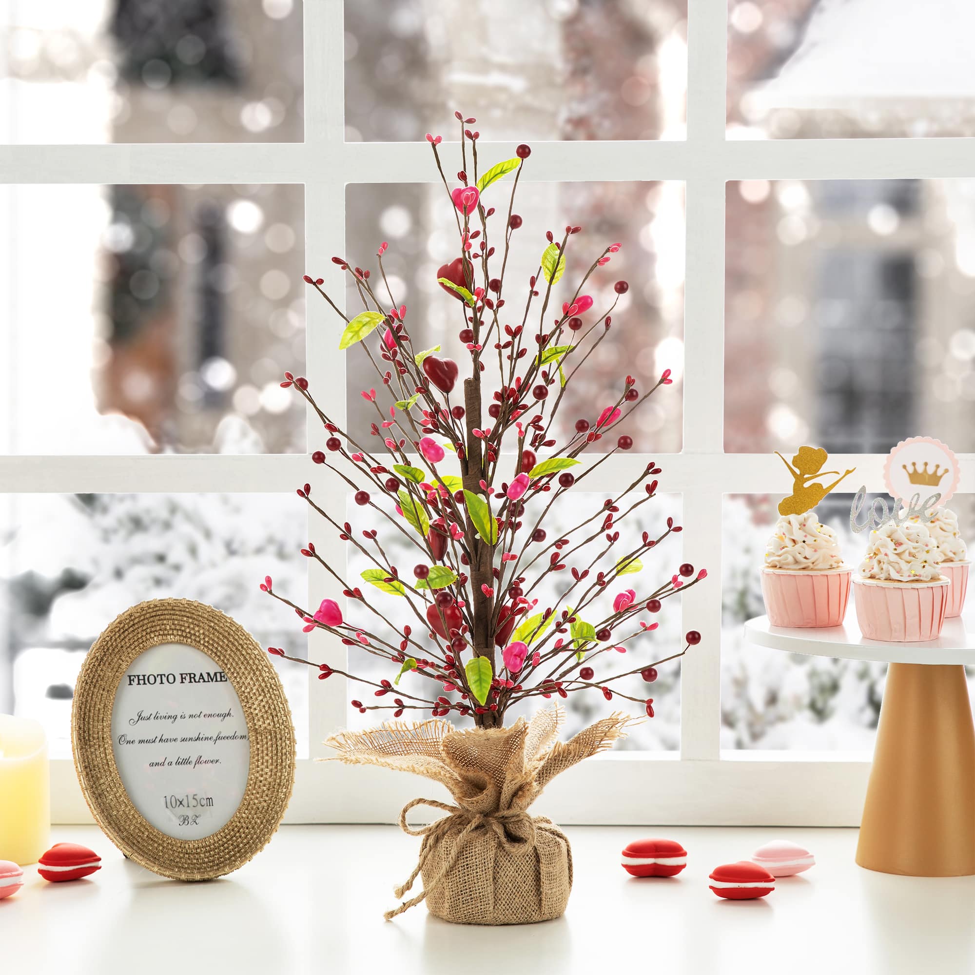 Glitzhome&#xAE; 20&#x22; Valentine&#x27;s Berry Heart Table Tree