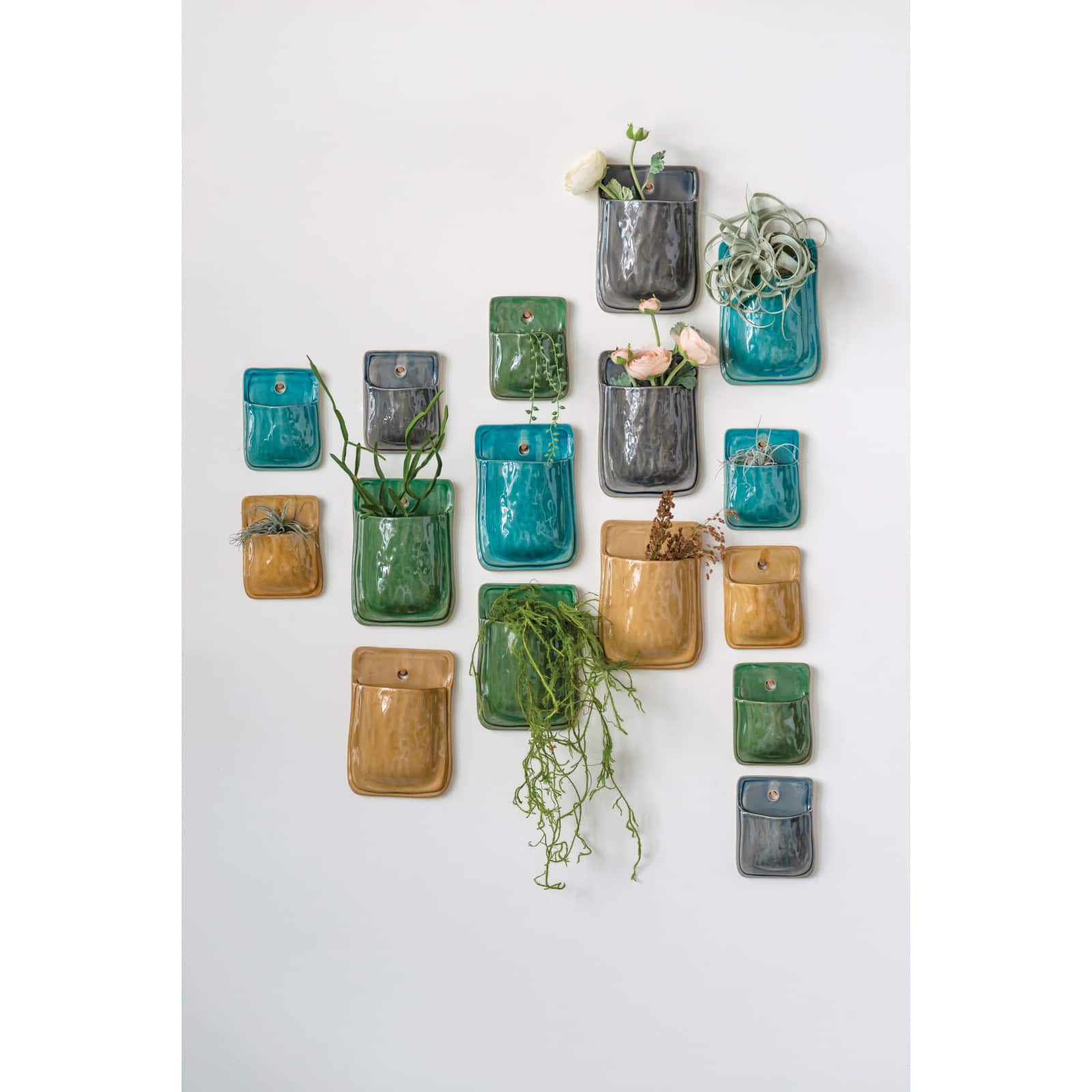 Hello Honey&#xAE; 8.5&#x22; Multicolor Pocket Terracotta Wall Planter Set