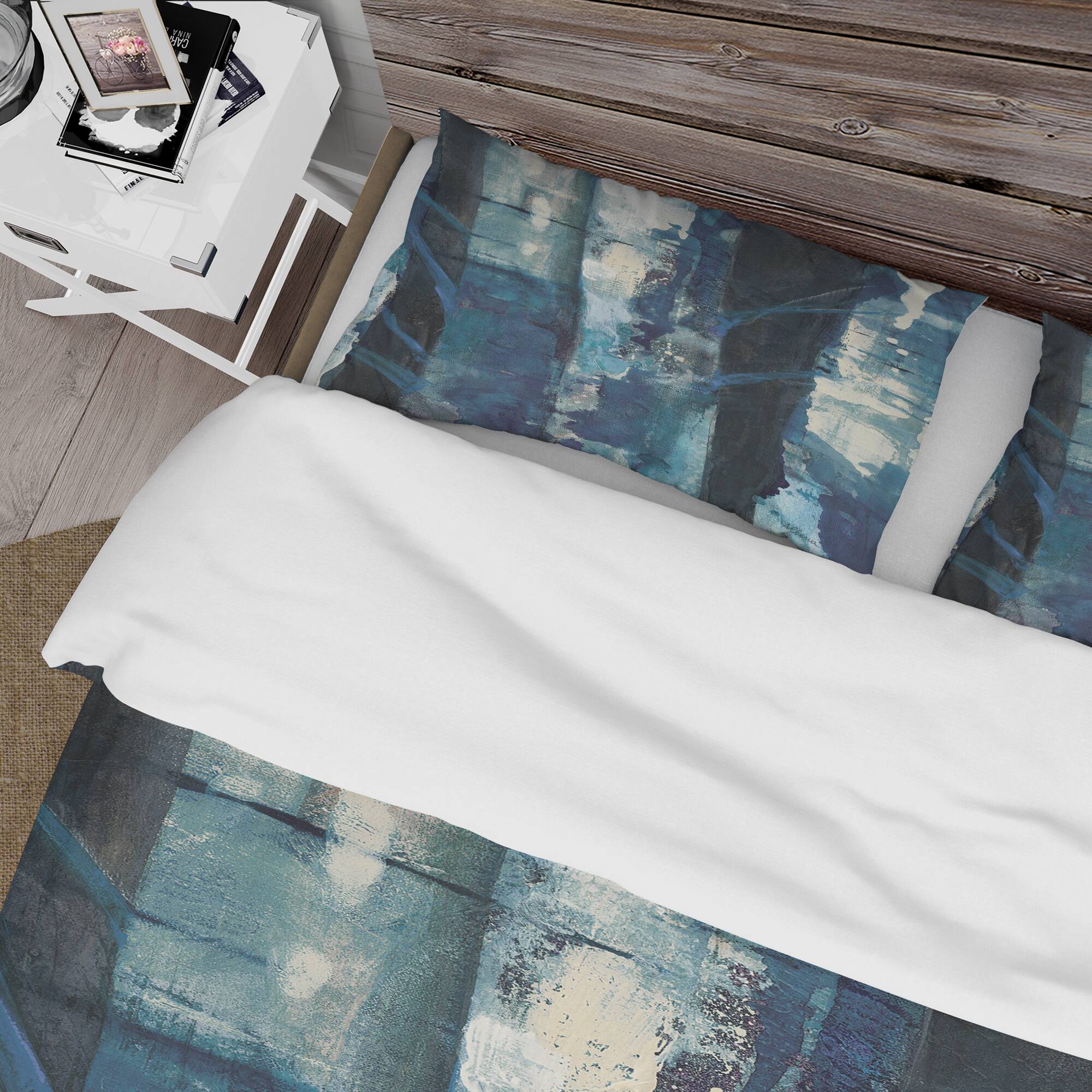 Designart &#x27;Deep Woods I Indigo&#x27; Cottage Bedding Set - Duvet Cover &#x26; Shams
