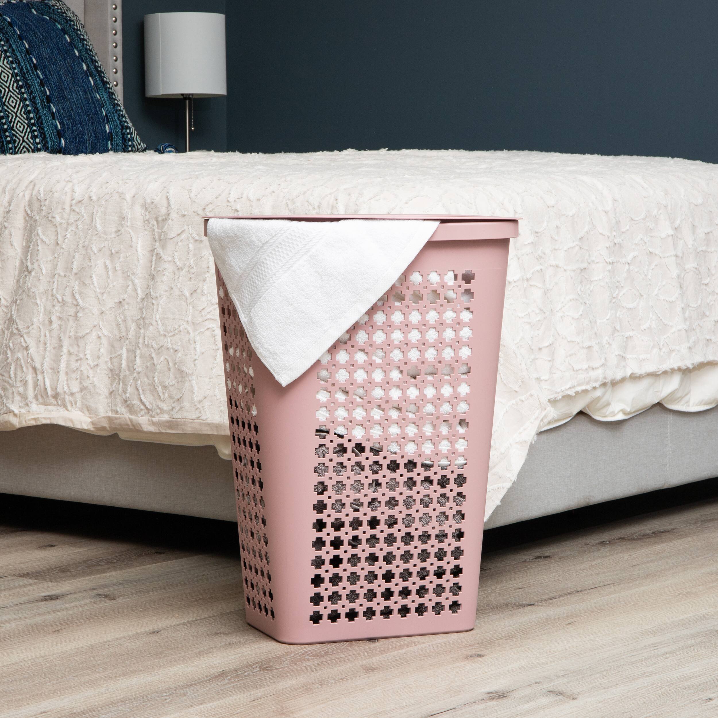 Mind Reader 50L Tapered Laundry Hamper with Swiss Cross Cut-Outs, Pink