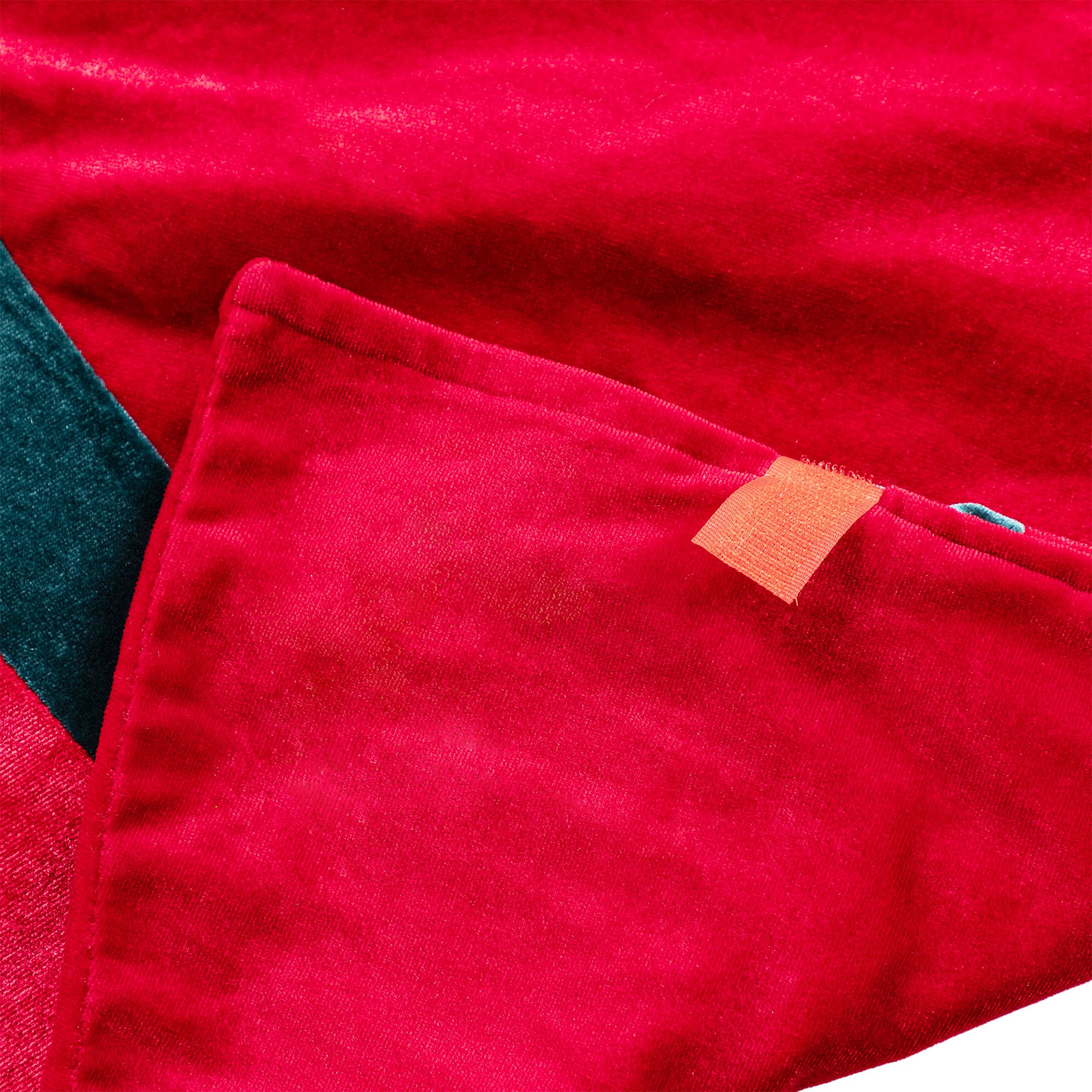 Glitzhome&#xAE; 48&#x22;D Red Velvet Christmas Tree Skirt with Bows