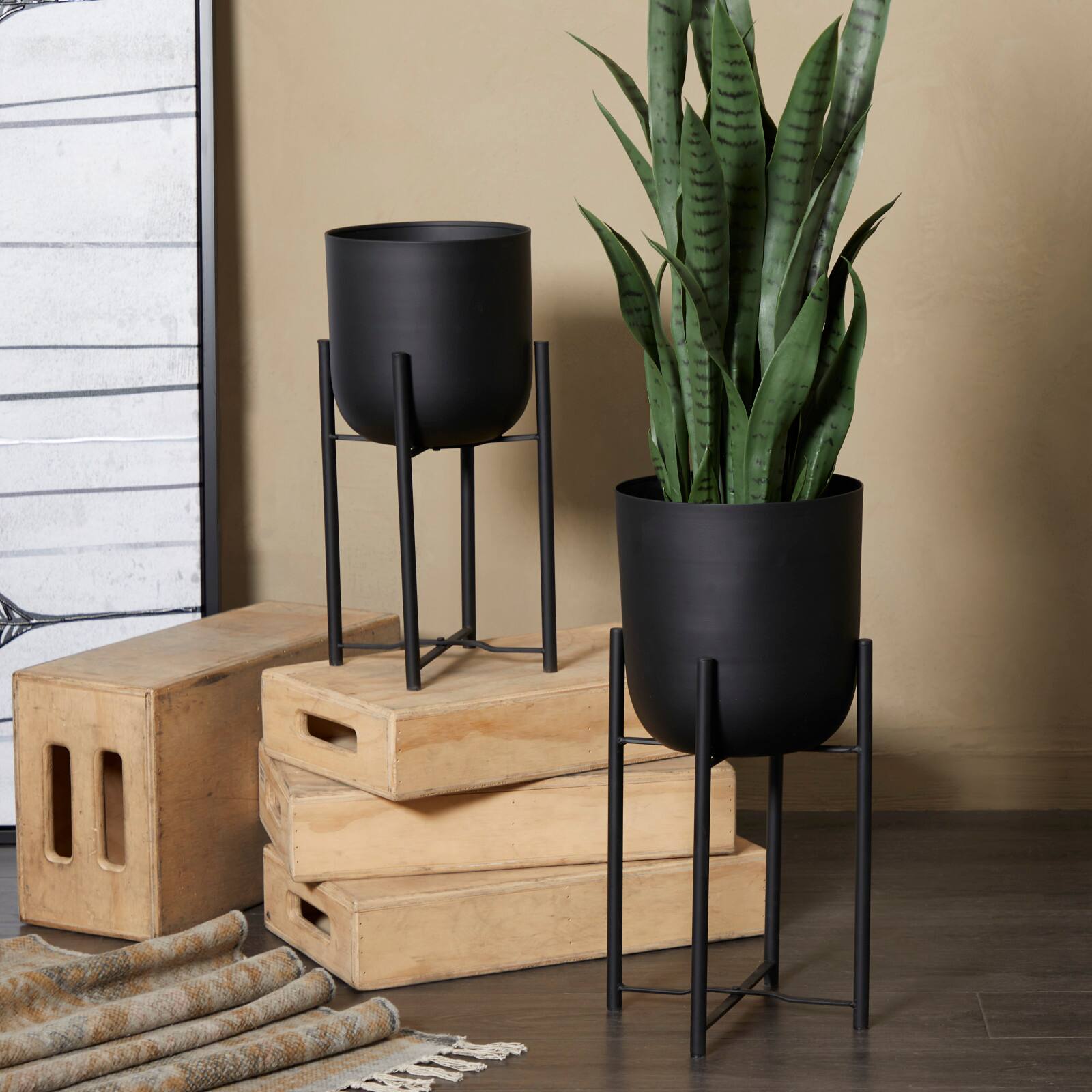 CosmoLiving by Cosmopolitan Black Metal Planter with Removable Stand Set, 22&#x22; &#x26; 20&#x22;