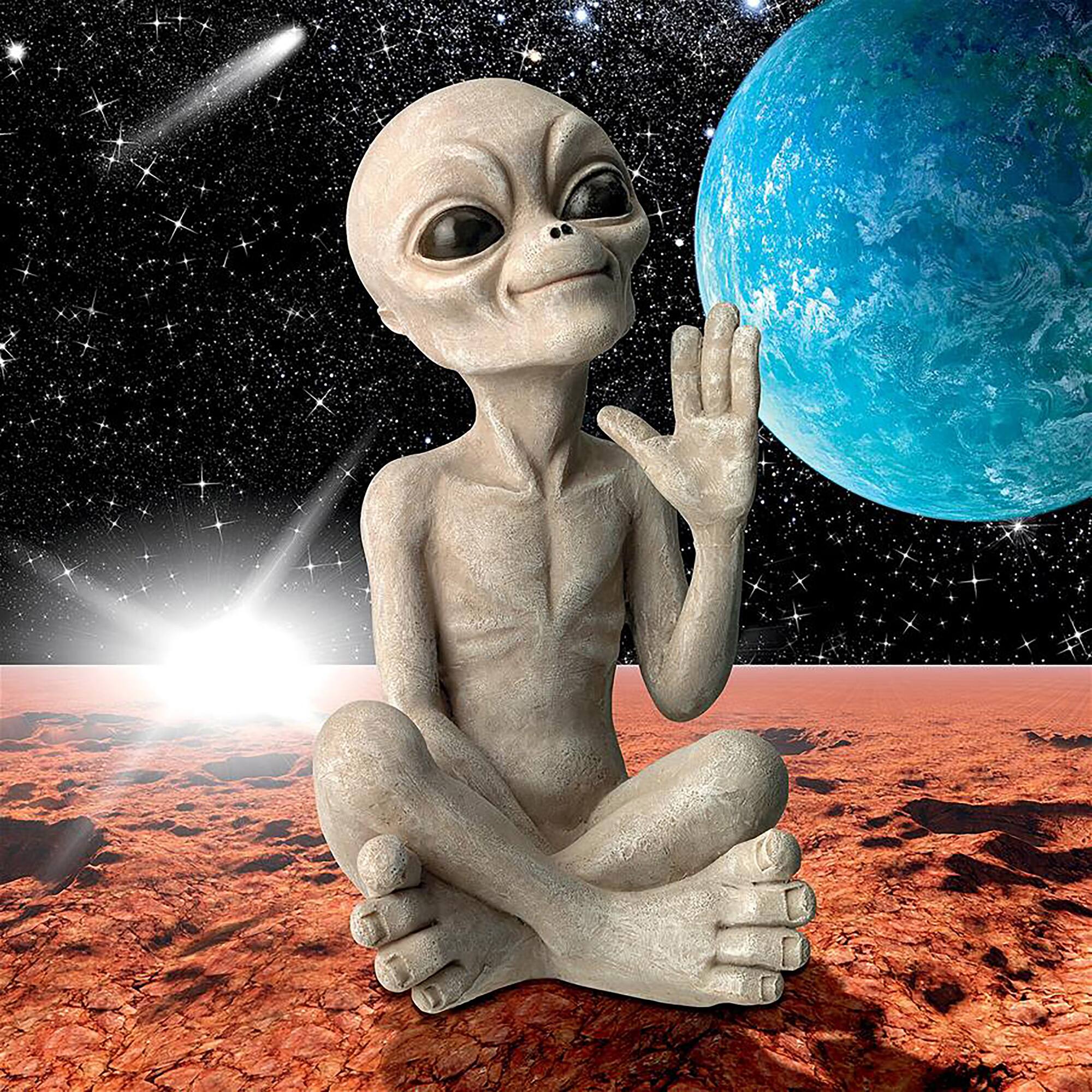 Design Toscano 8.5&#x22; Greetings Earthlings UFO Alien Statue