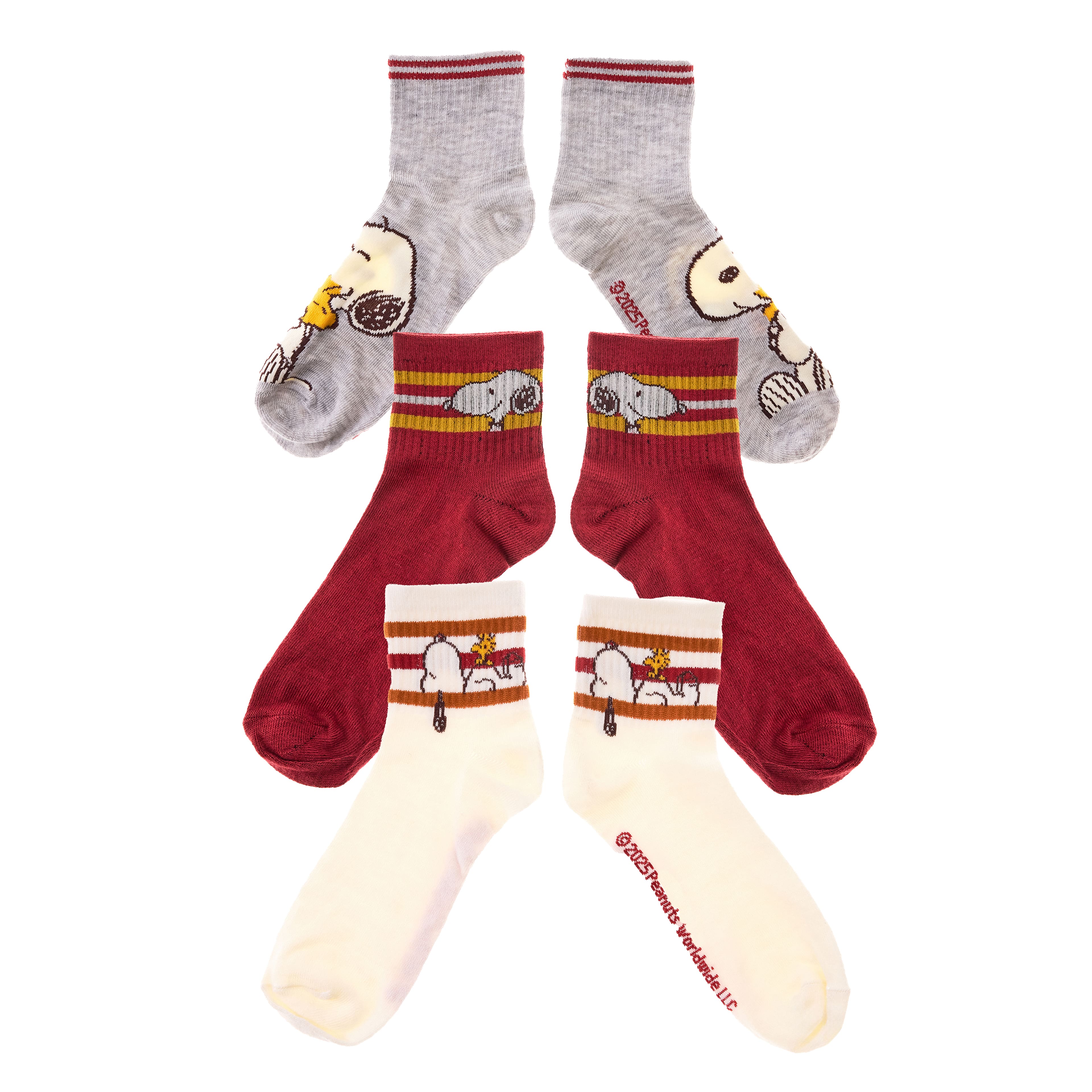 Peanuts&#xAE; Snoopy 3 Pair Adult Hug Quarter Crew Sock Set
