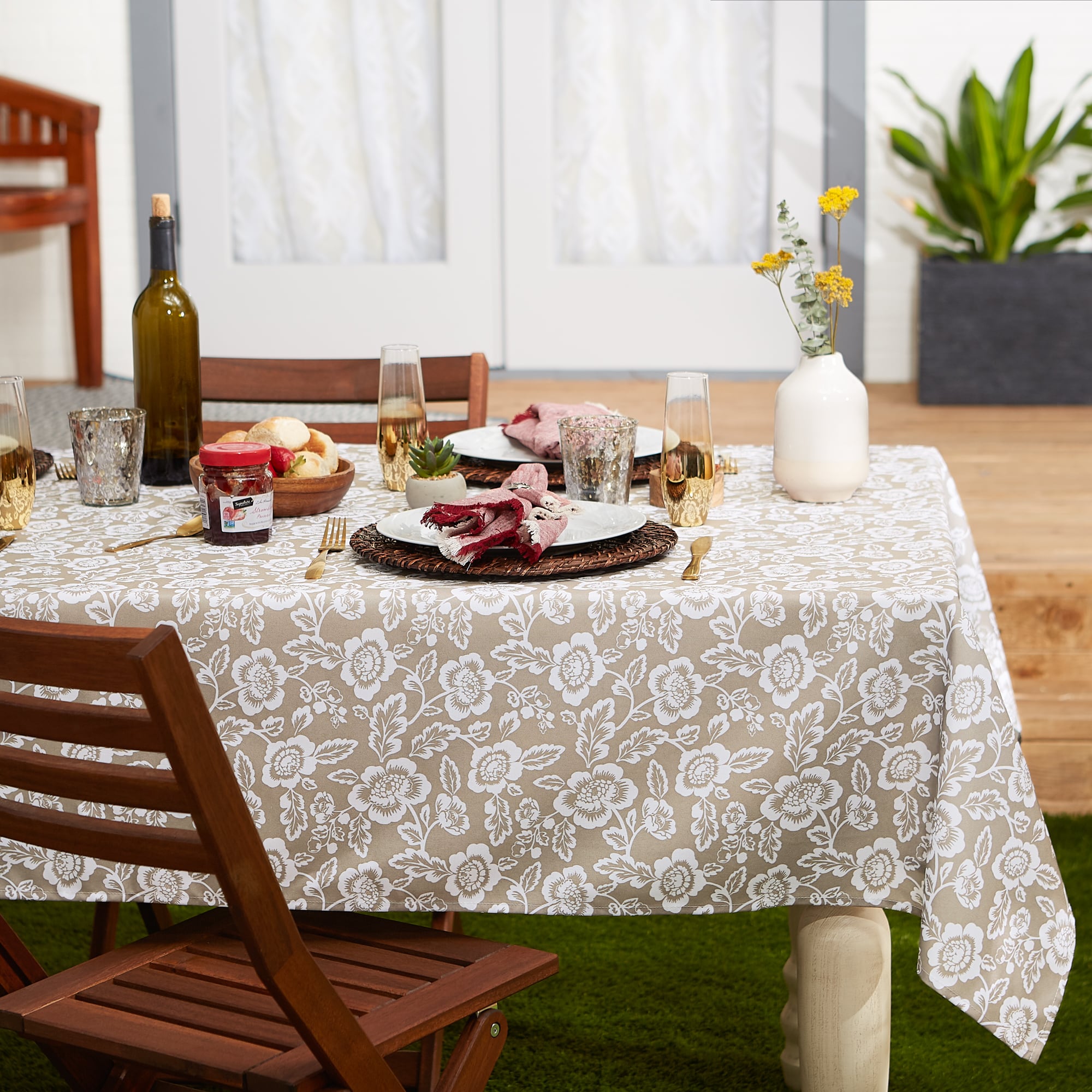 DII&#xAE; Stone  Floral Print Outdoor Tablecloth with Zipper, 60x120