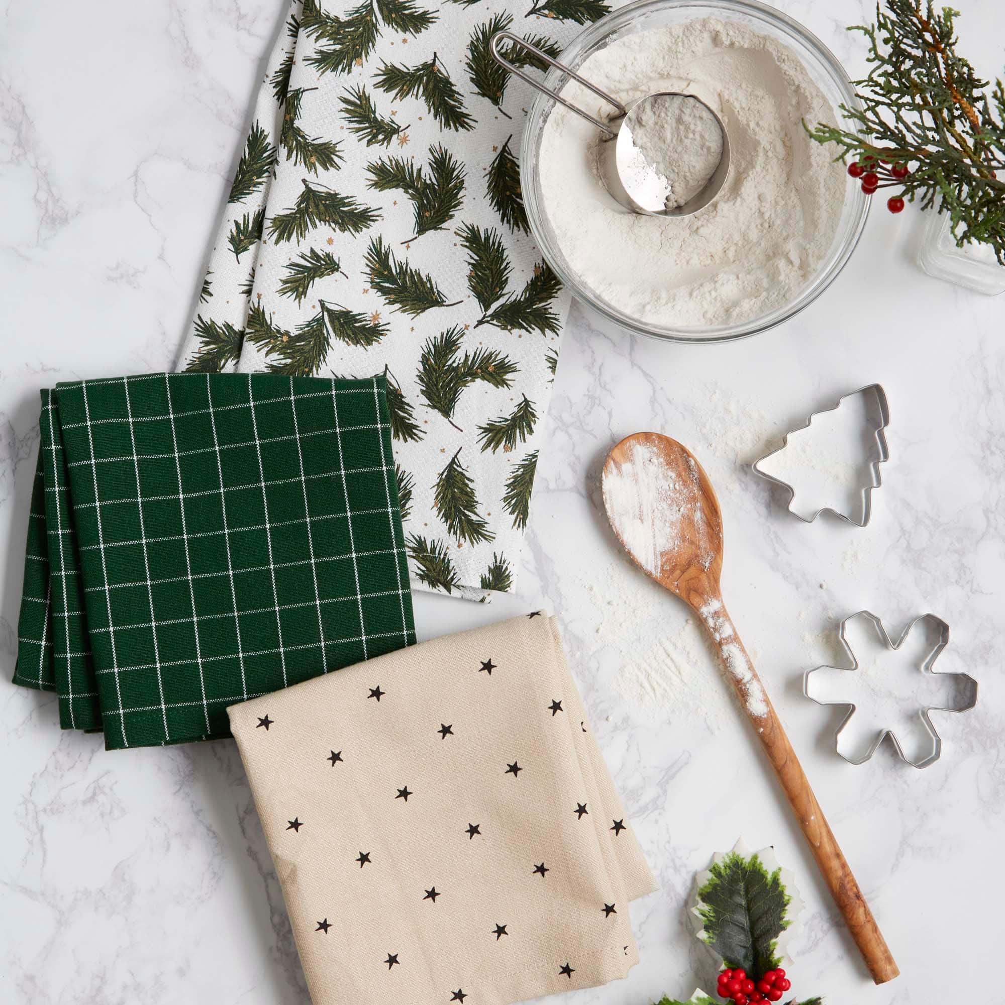DII® Assorted Holiday Greenery Dishtowel Set