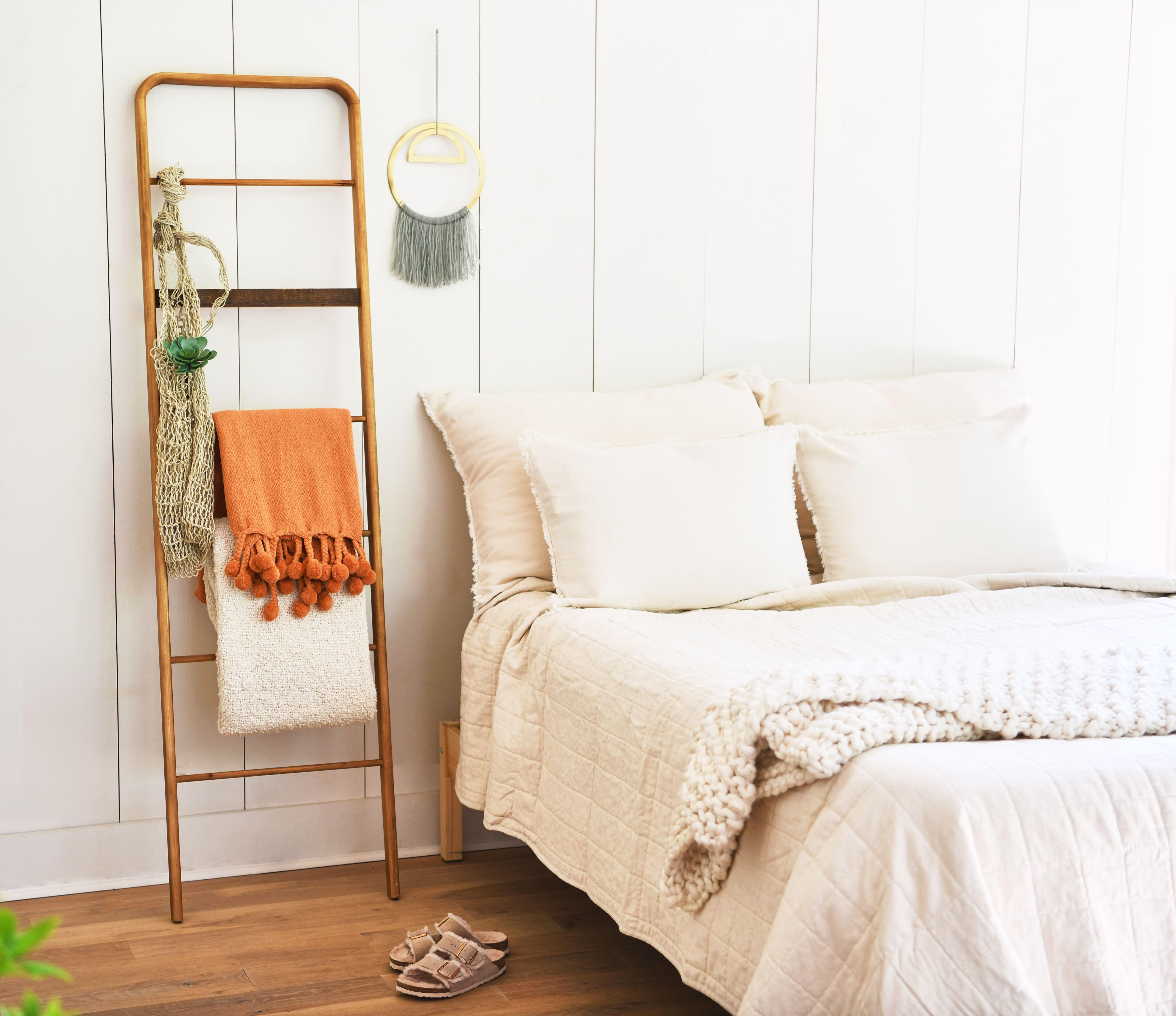 Hello Honey&#xAE; Woven Cotton Pom Pom Throw