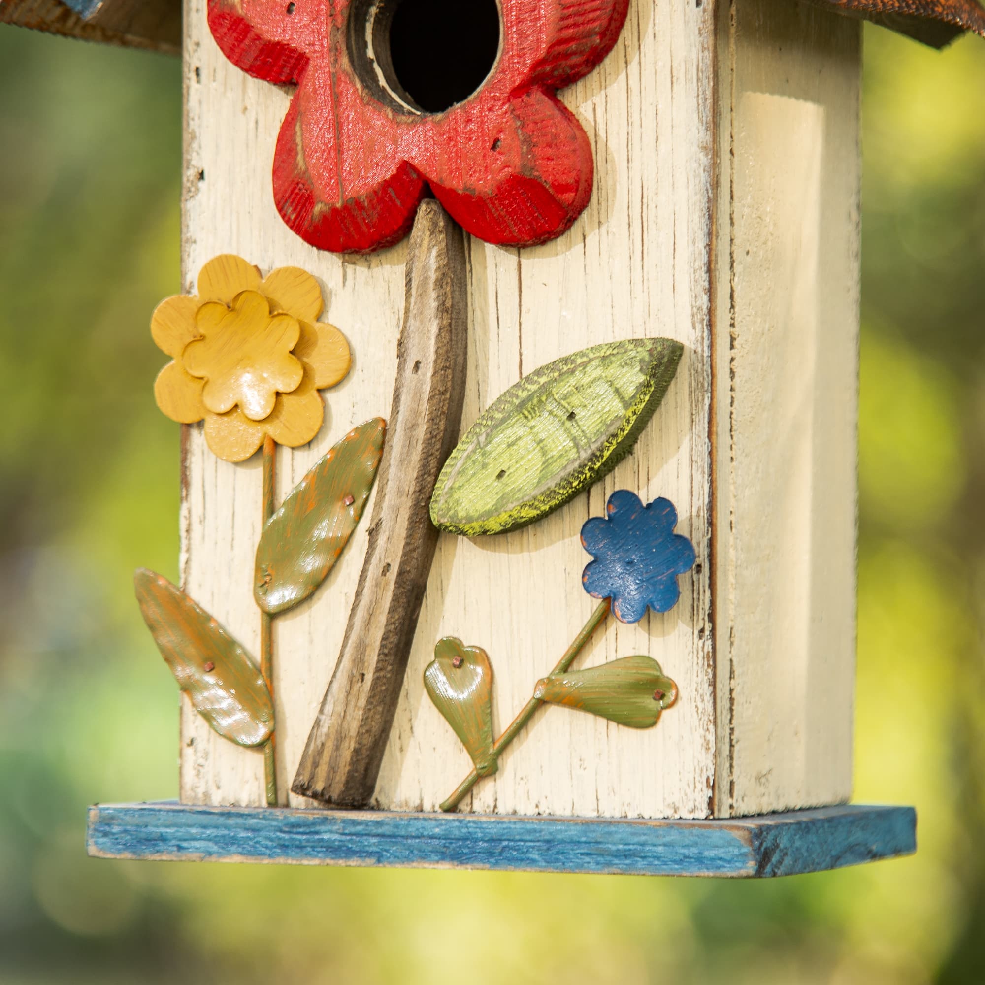 Glitzhome&#xAE; 10.25&#x22; Washed White Distressed Flower Birdhouse