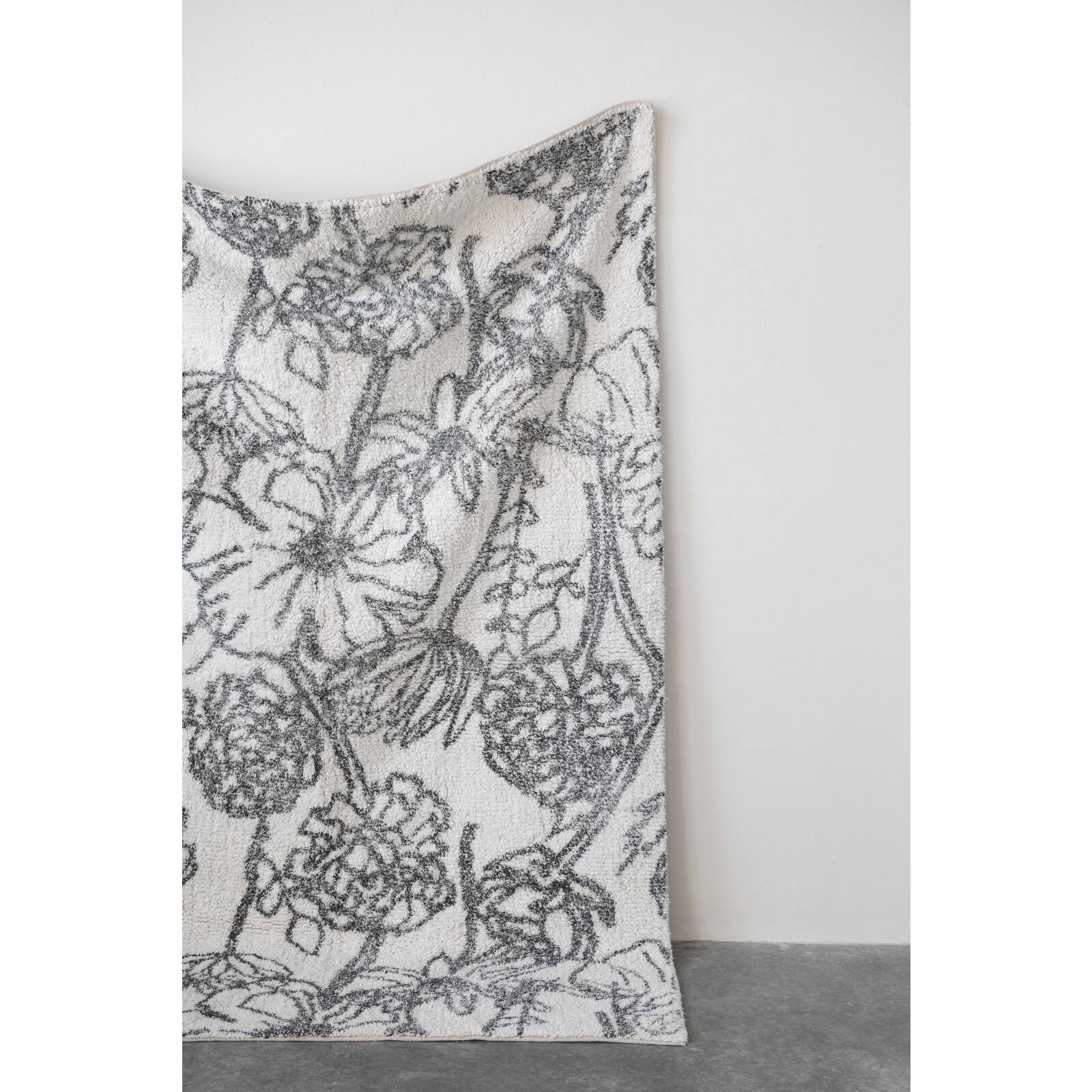 Hello Honey&#xAE; Cotton Tufted Rug With Flower Pattern, 4ft. x 6ft.
