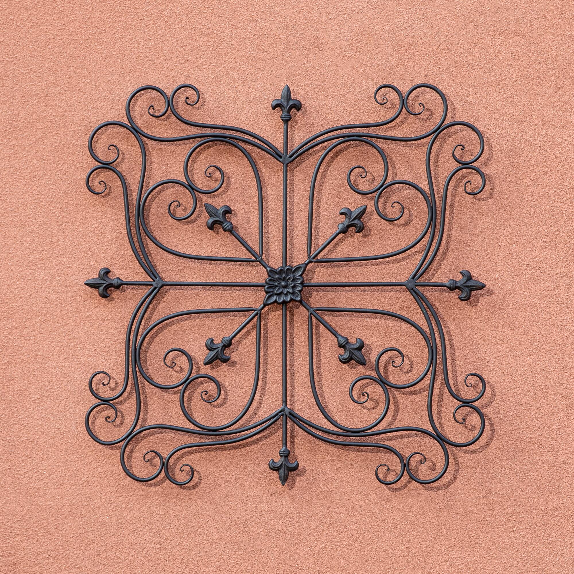 Glitzhome® 23.5" Traditional Iron Scroll Garden Wall Décor