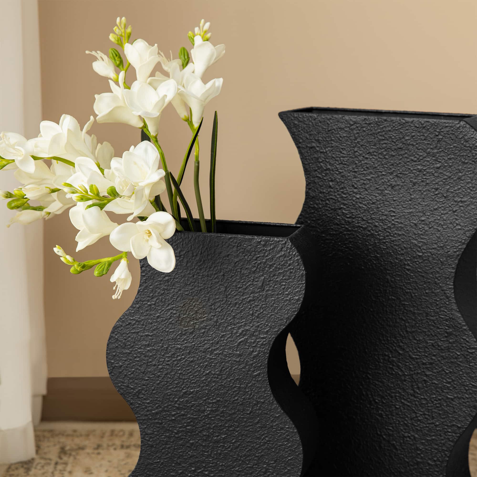 Glitzhome® Modern Black Textured Ripple Metal Floor Vases Set