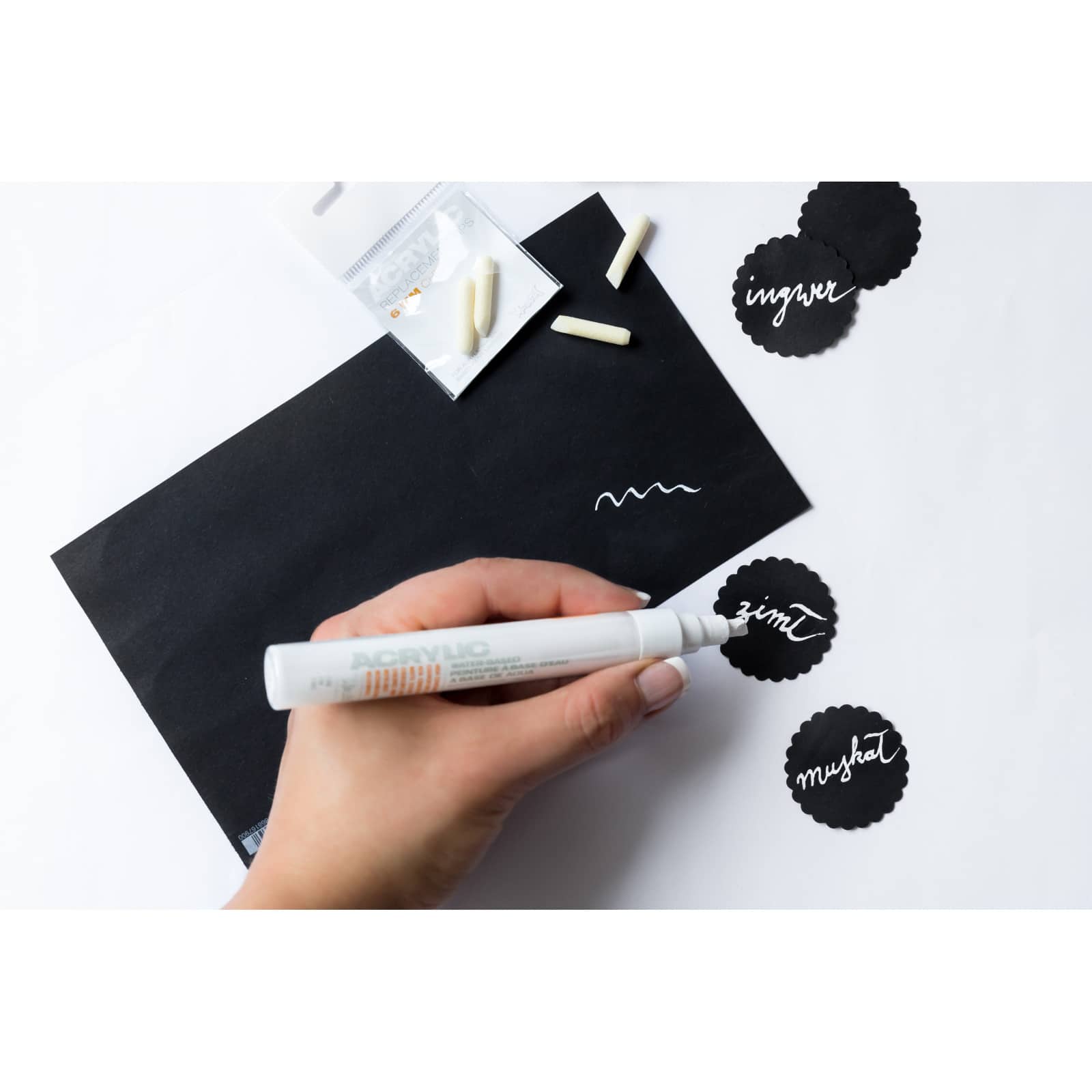 Montana Fine Acrylic Marker