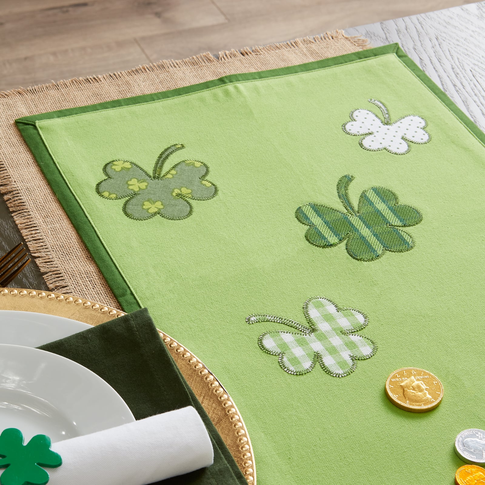 DII&#xAE; 108&#x22; Lucky Day Table Runner
