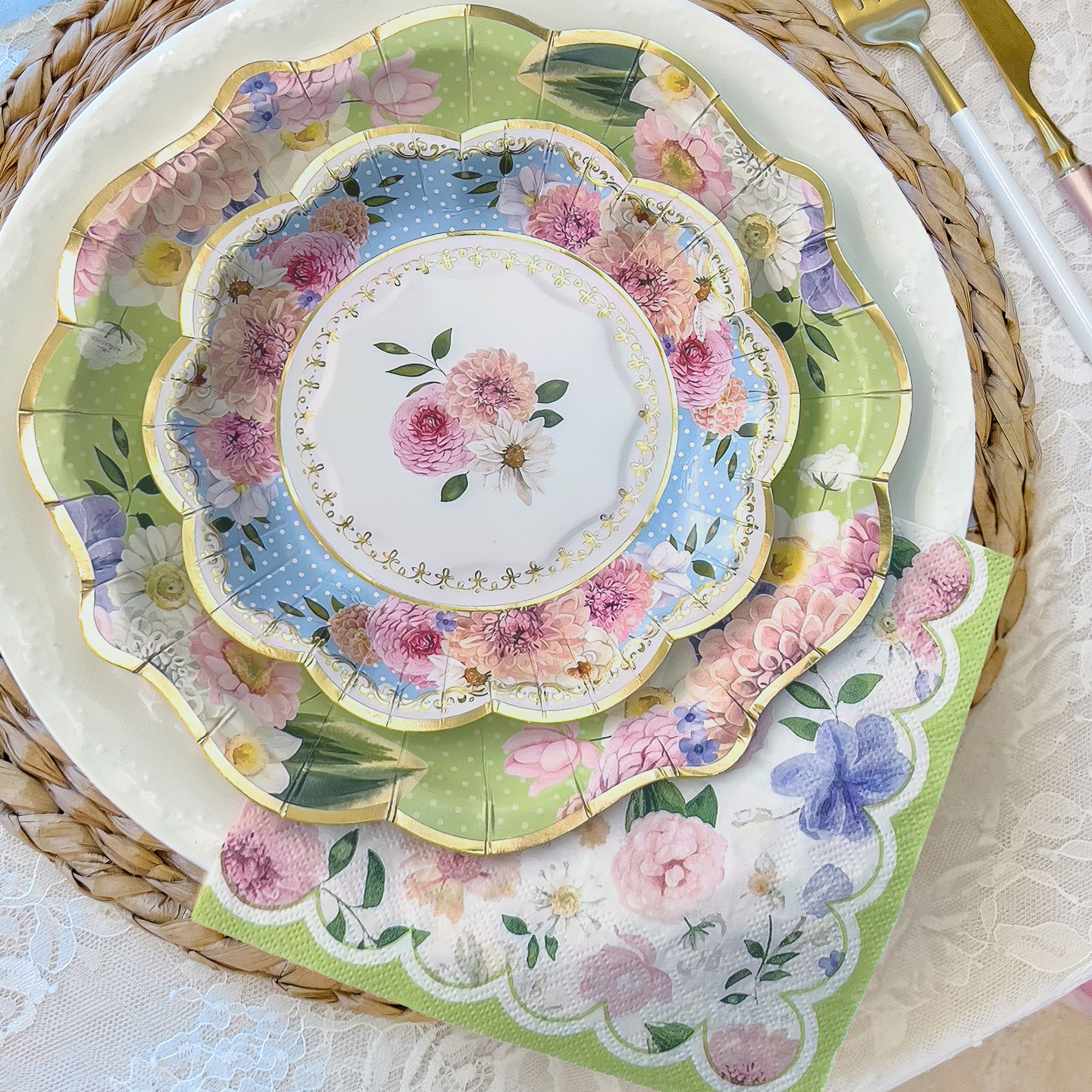 Kate Aspen&#xAE; 7&#x22; Vintage Floral Tea Party Paper Plates, 16ct.