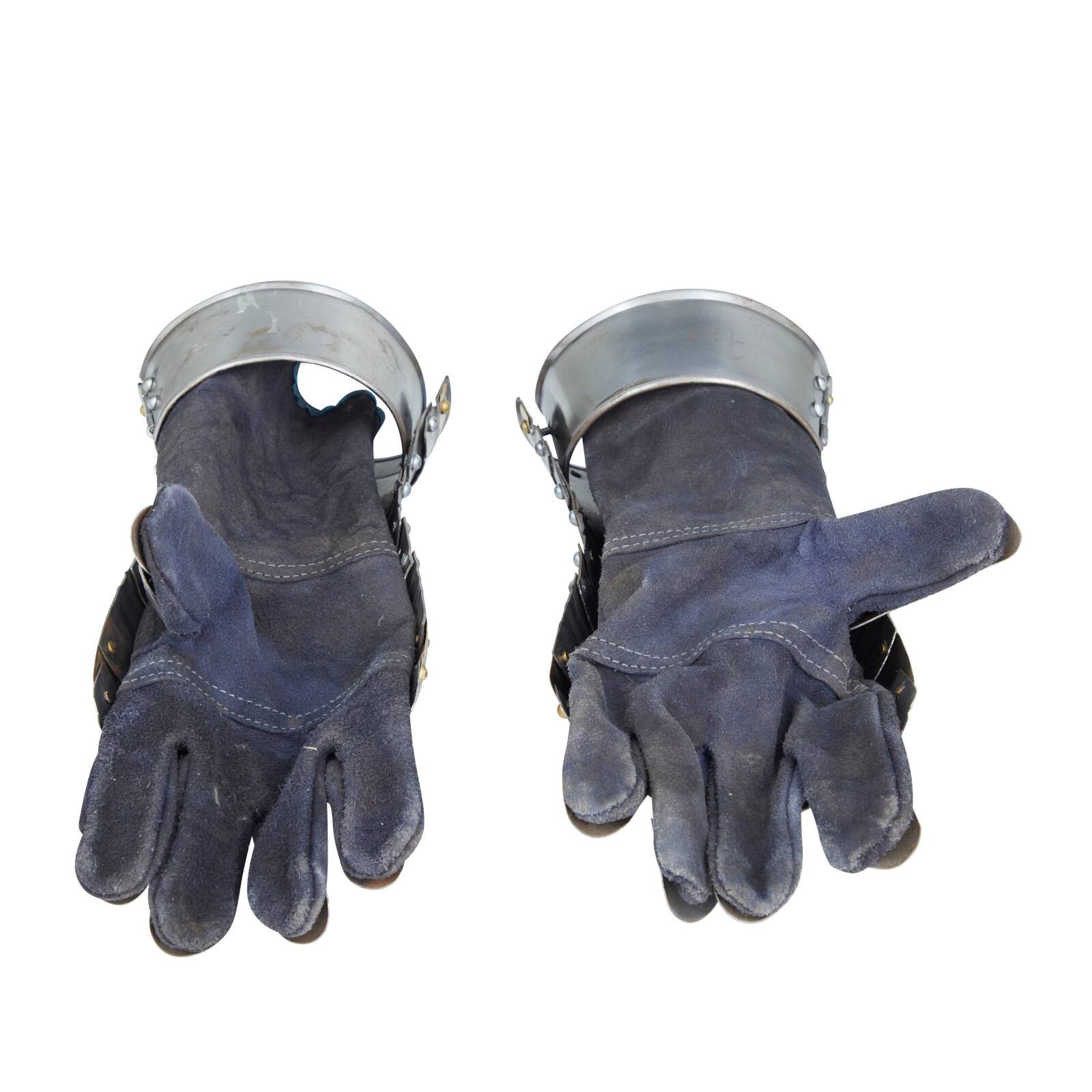 Set of 2&#x22; Silver Iron Vintage Armor Gloves, 6&#x22; x 14&#x22; x 6&#x22;