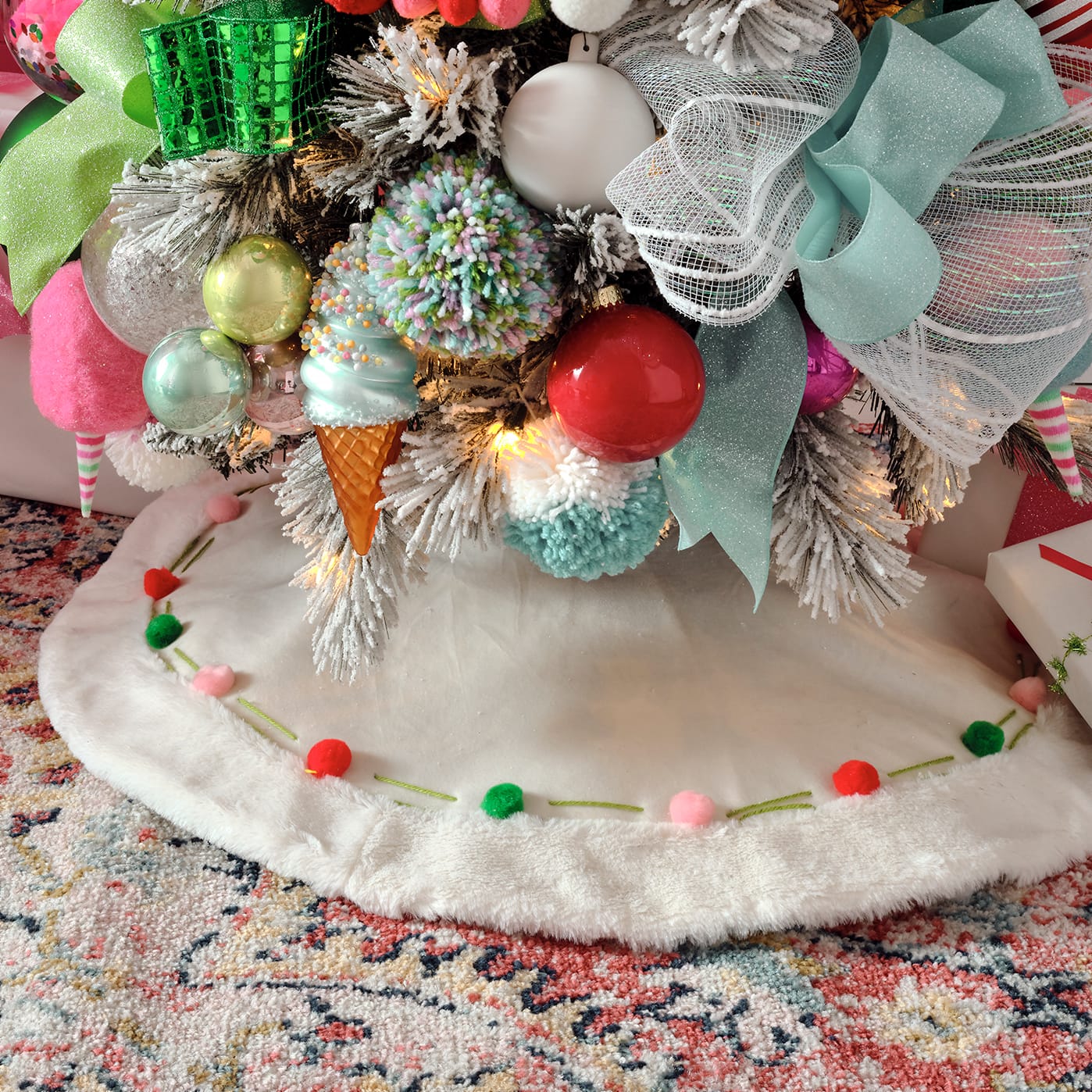 Yarn Stitched Pencil Tree Skirt
