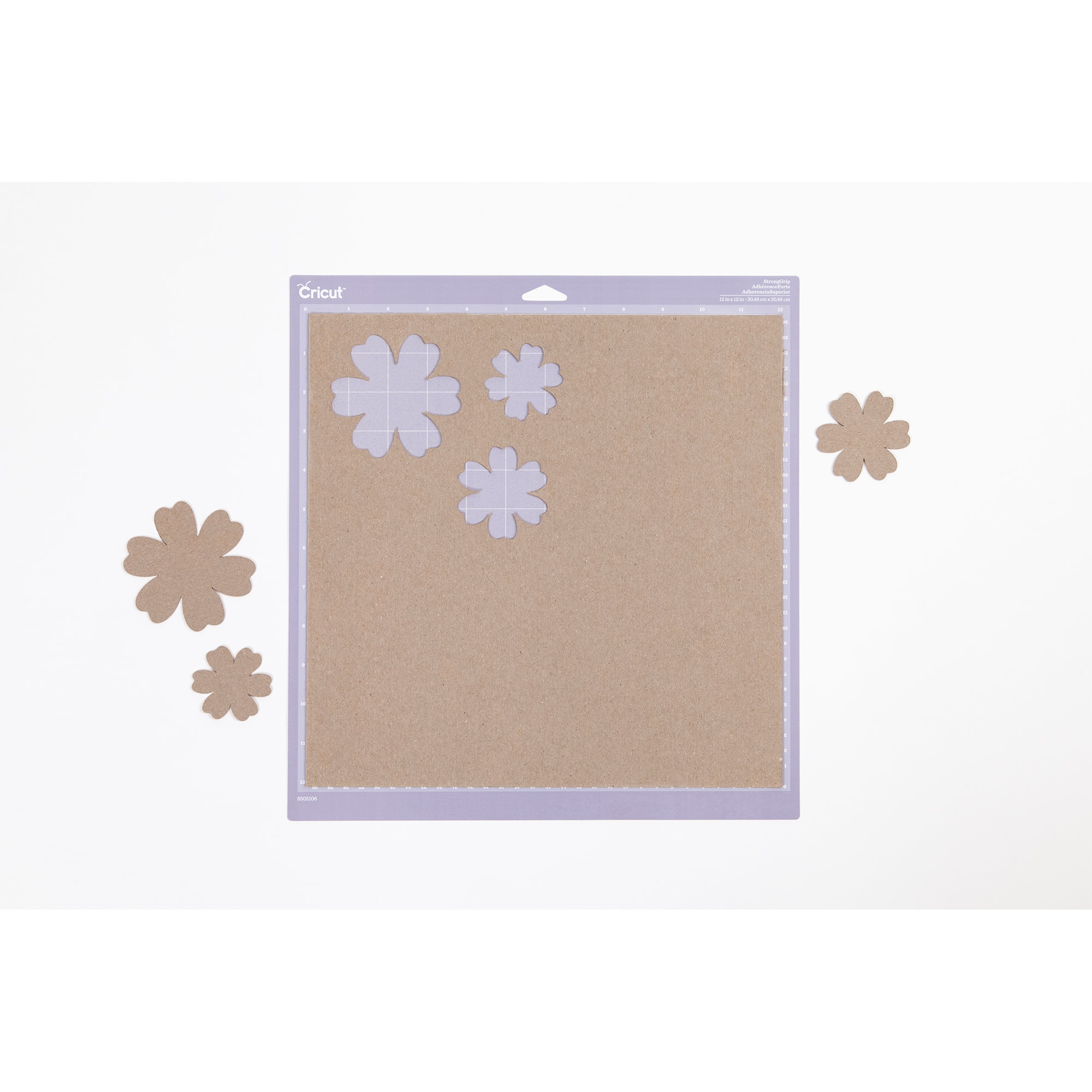 9 Pack: Cricut&#xAE; StrongGrip Adhesive Cutting Mat, 12&#x22; x 12&#x22;