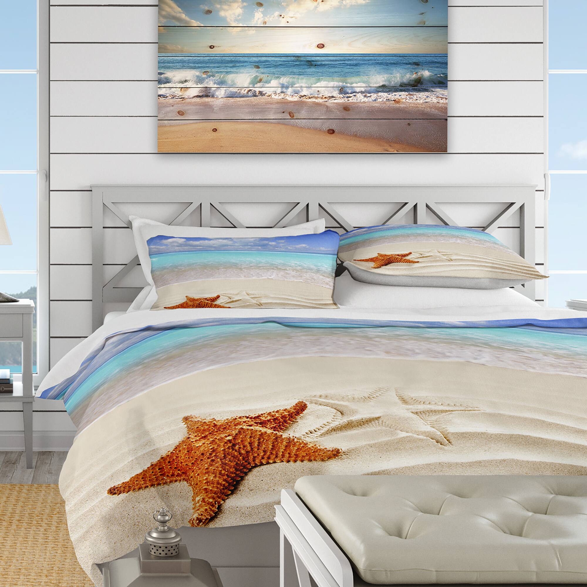 Designart 'Brown Starfish on Caribbean Beach' Beach Bedding Set