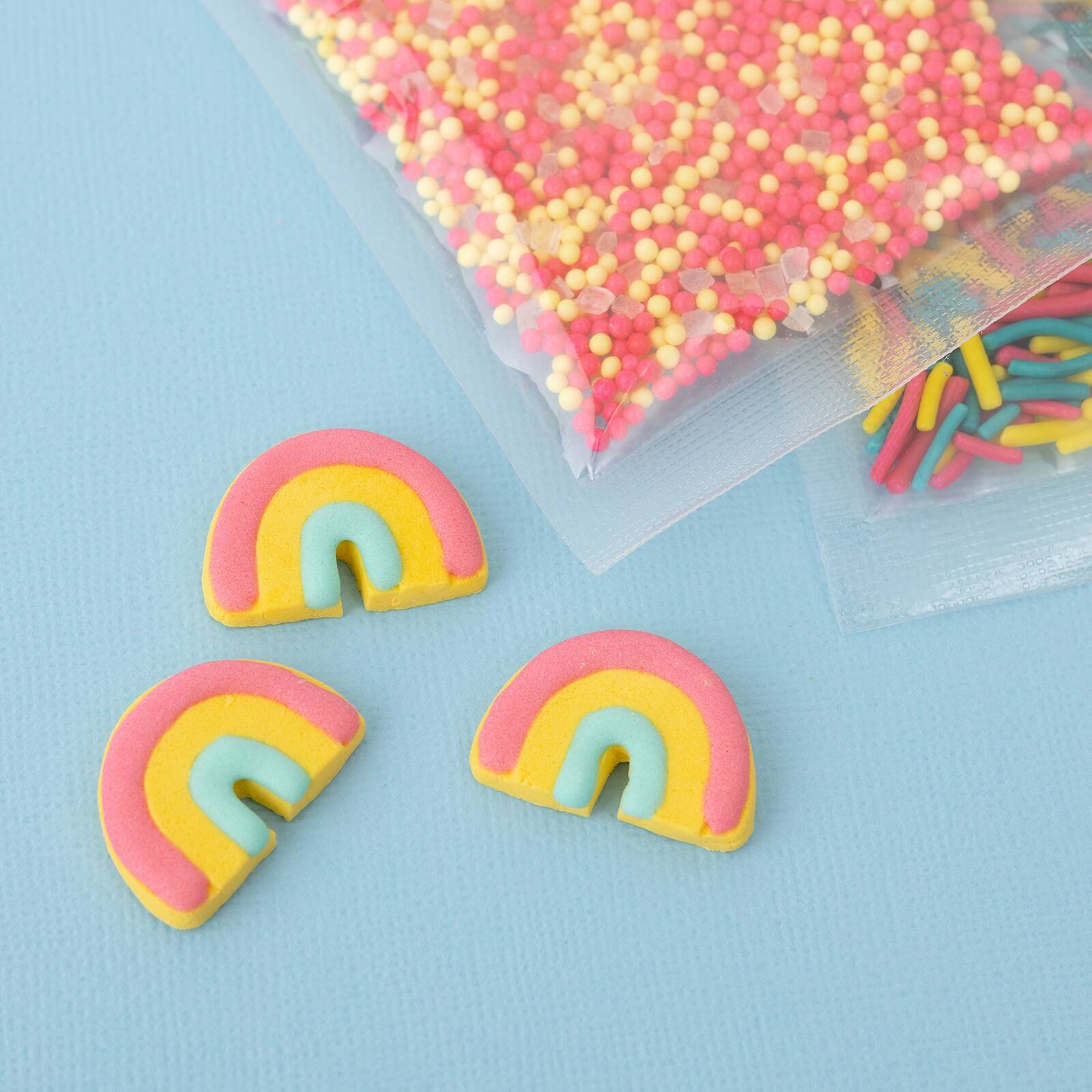 Sweetshop&#x2122; Rainbow Decorating Kit