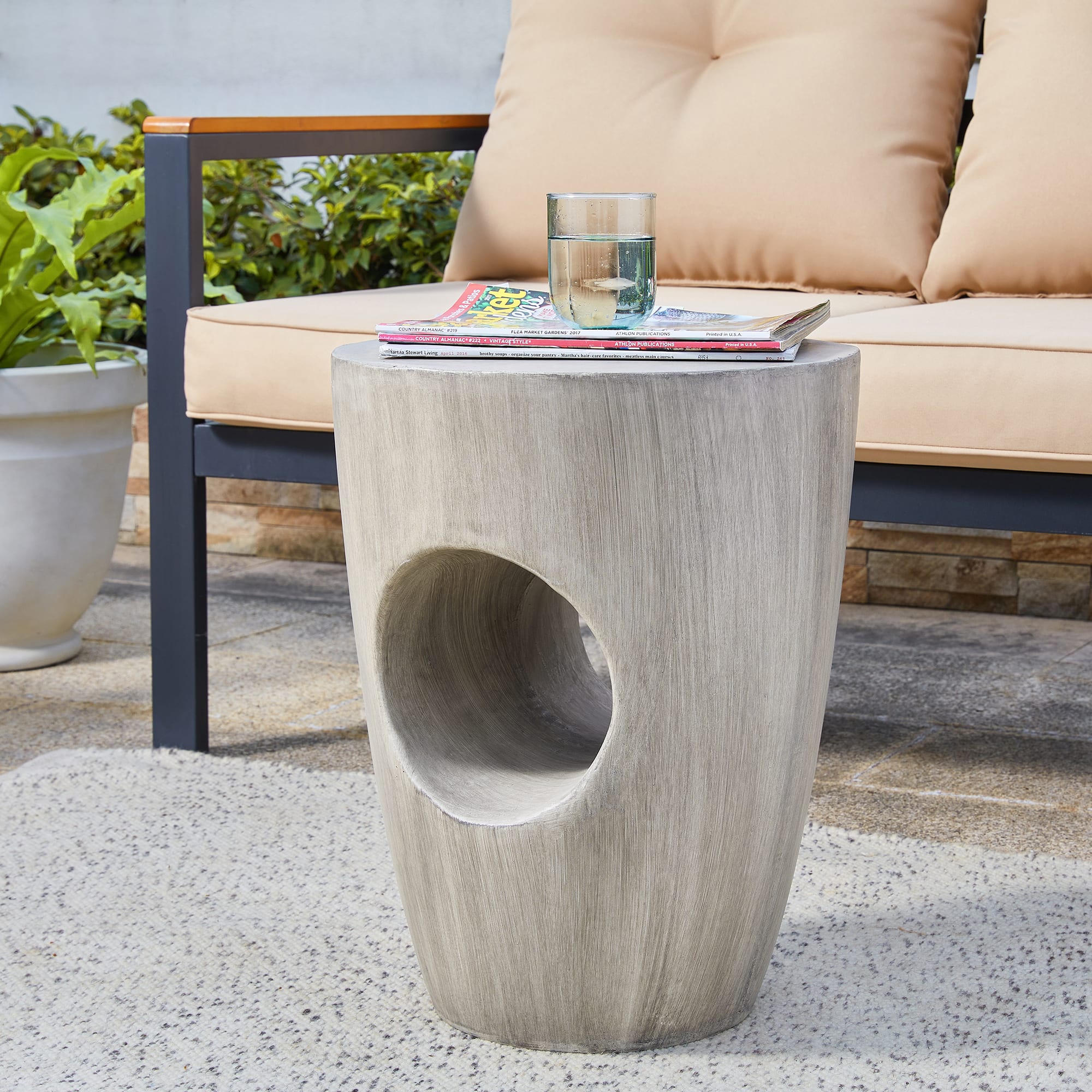 Glitzhome&#xAE; 18&#x27;&#x27; Multi-Functional Faux Concrete Accent Table