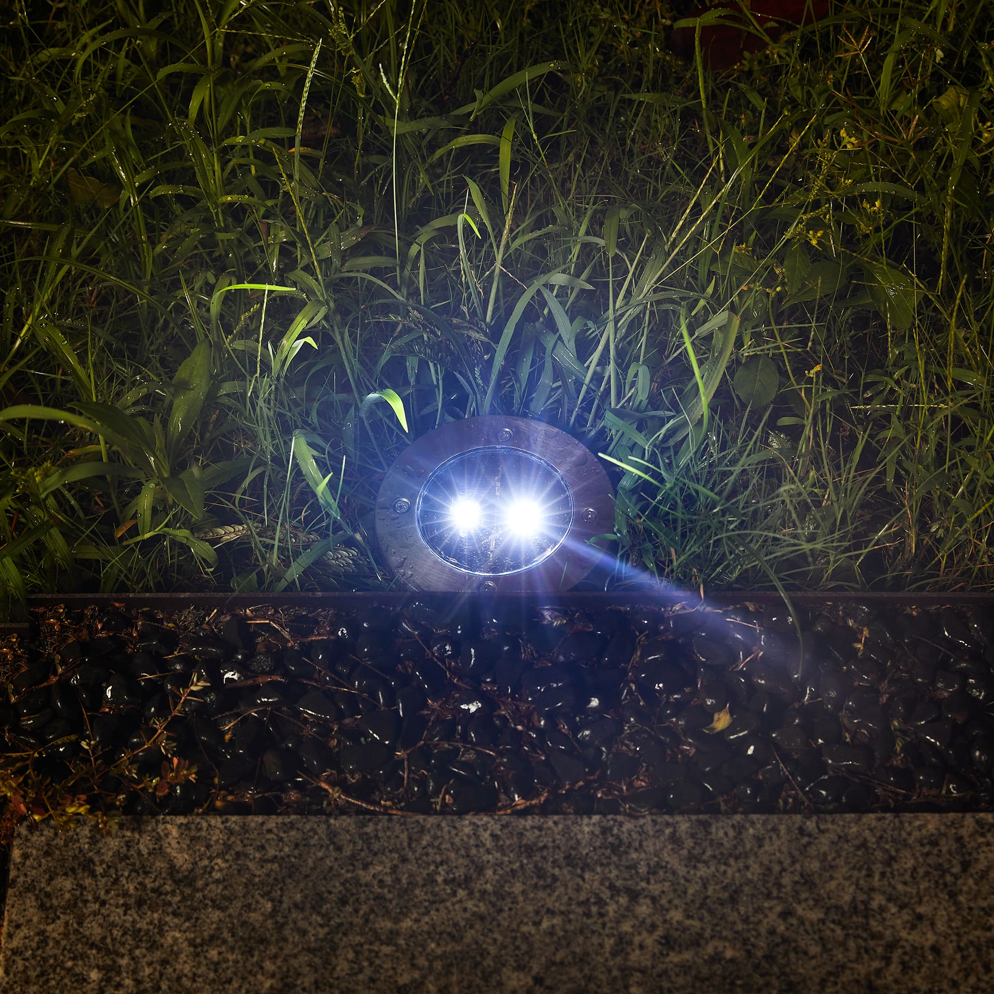 Glitzhome&#xAE; 5.25&#x22; Solar Powered LED Pathway Ground Lights Set