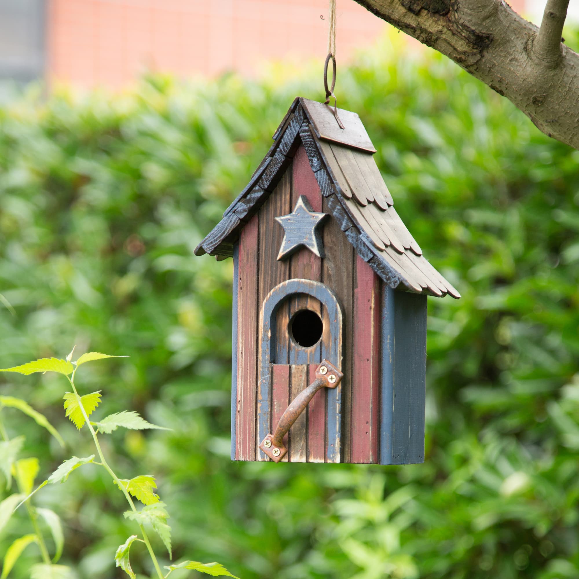 Glitzhome&#xAE; Patriotic Hand Painted Wood Bird House