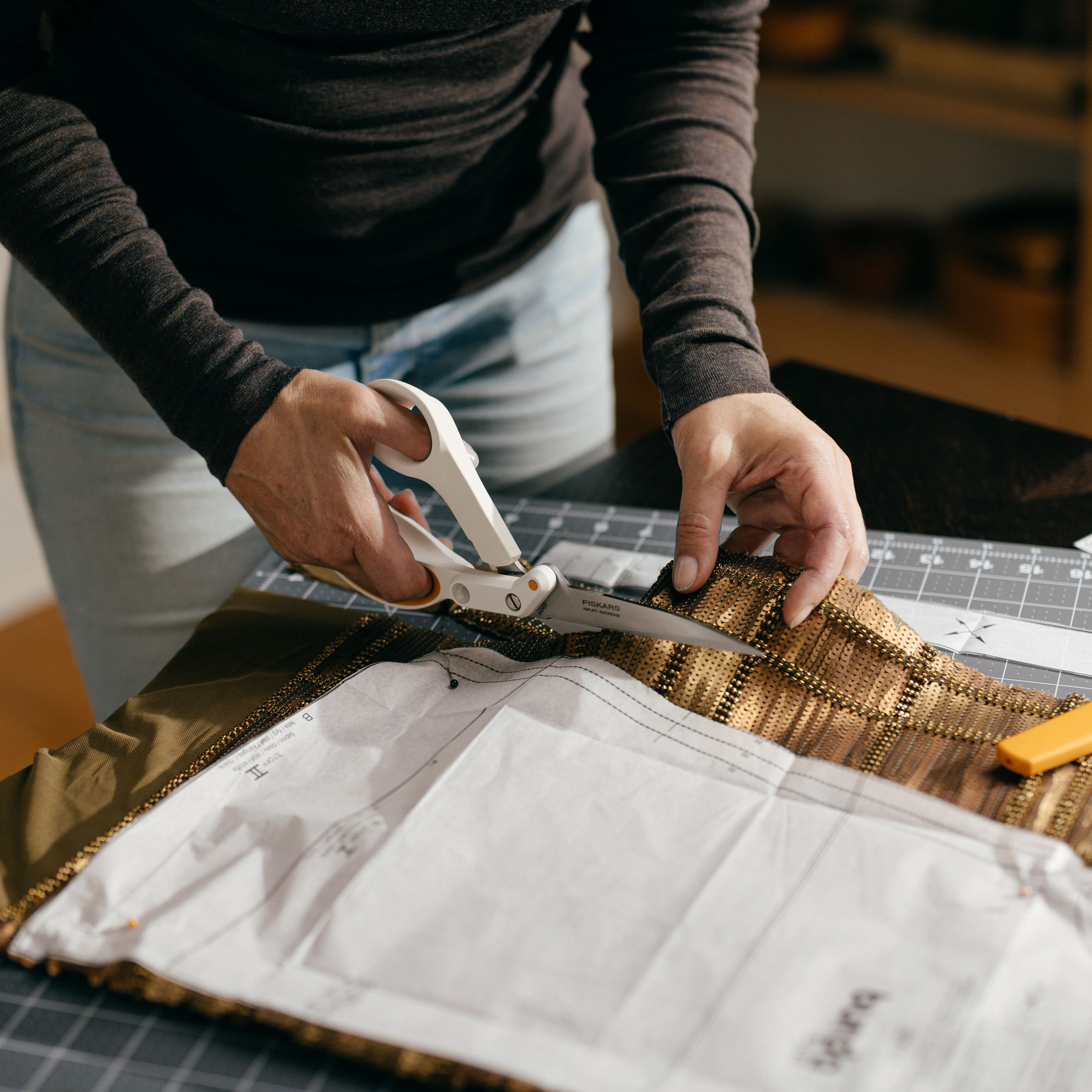 Fiskars&#xAE; Amplify&#xAE; RazorEdge&#x2122; 10&#x22; Fabric Shears