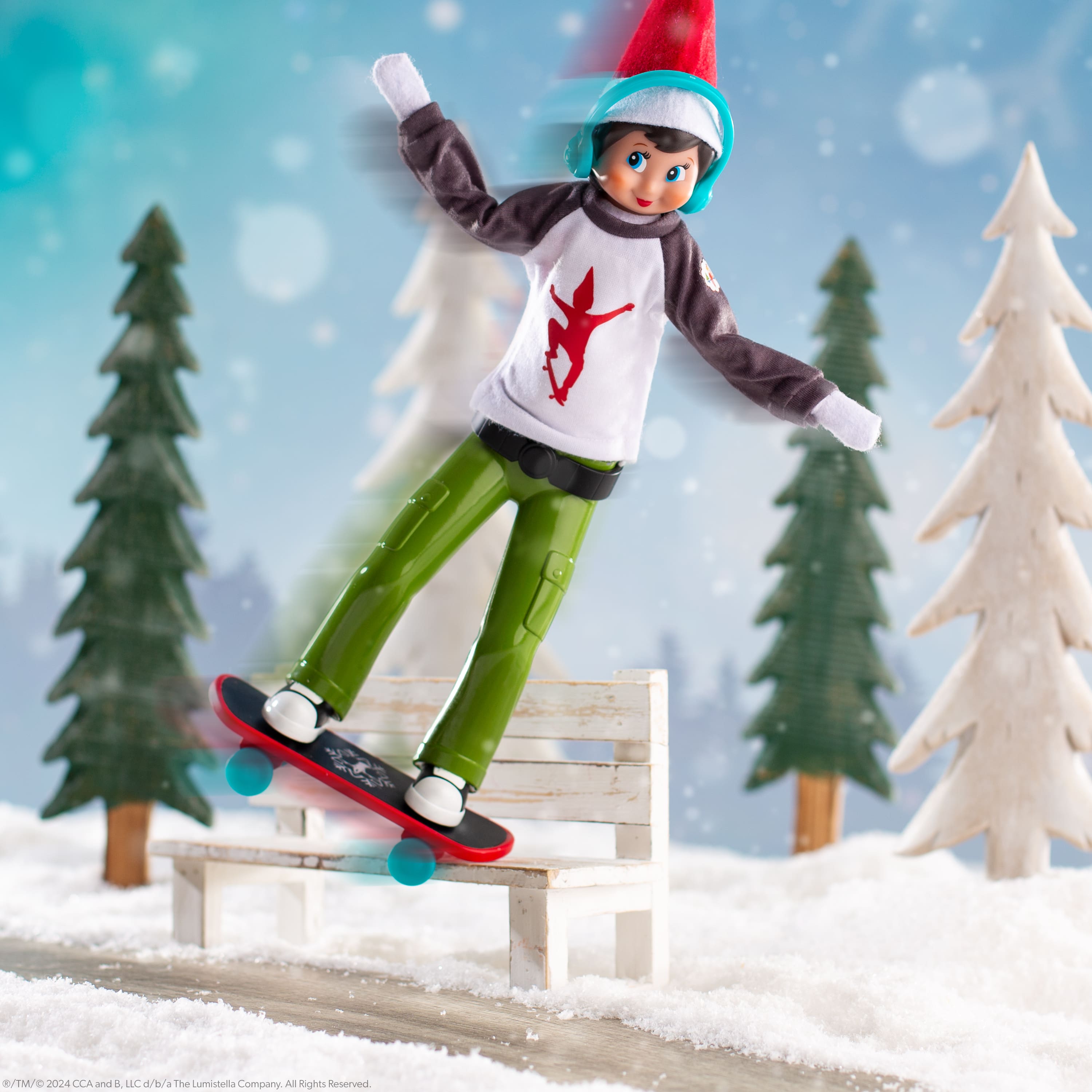 The Elf on the Shelf&#xAE; MagiFreez&#xAE; Holly Jolly Ollie Skateboard Set