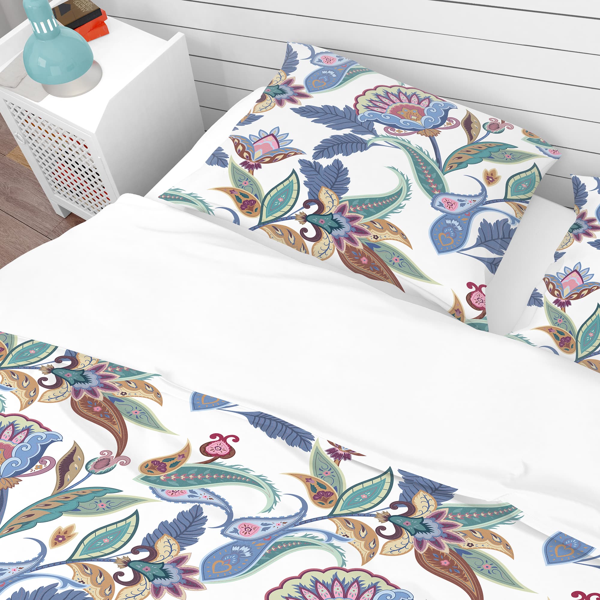 Designart &#x27;Fantasy Flowers Paisley Pattern&#x27; Vintage Bedding Set - Duvet Cover &#x26; Shams