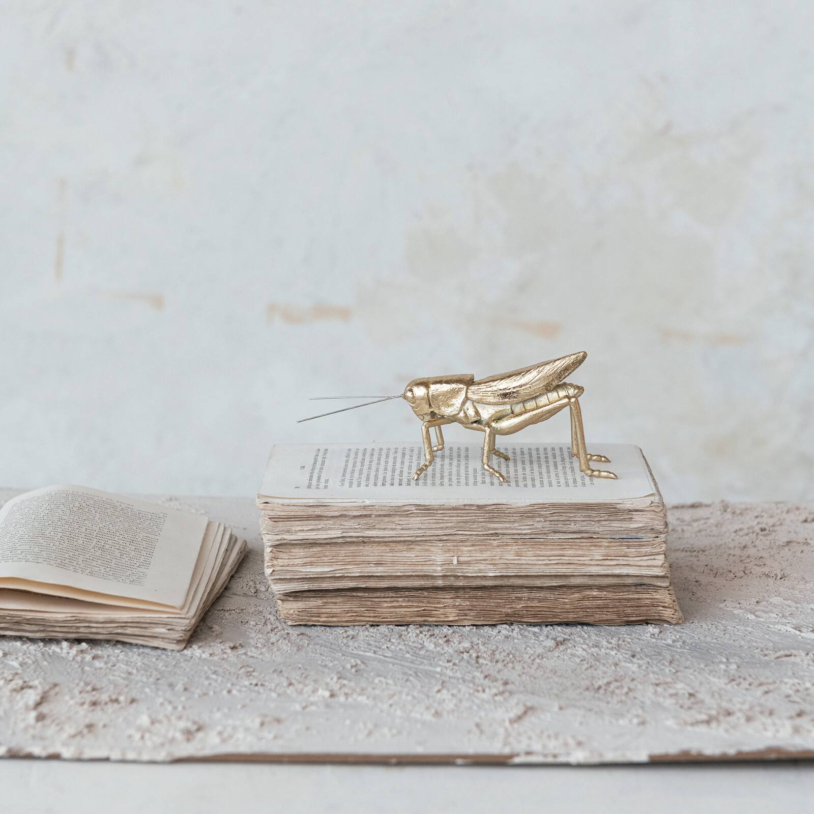 Hello Honey&#xAE; 5.5&#x22; Gold Gilded Garden Grasshopper D&#xE9;cor